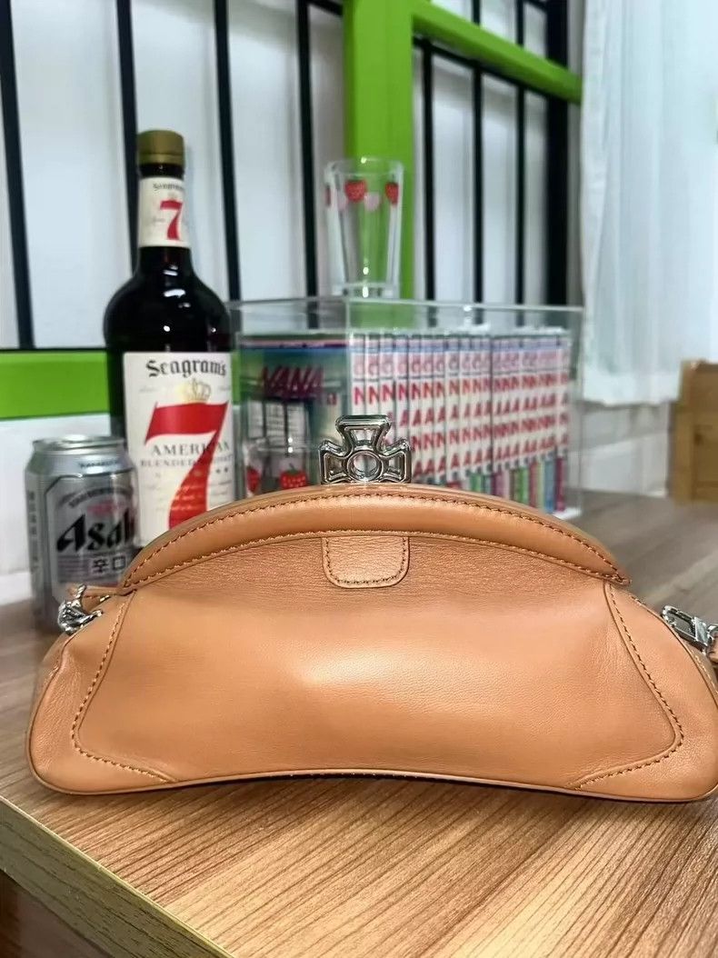 Vivienne Westwood Vivienne Westwood size os Underarm bag Size ONE SIZE - 2 Thumbnail