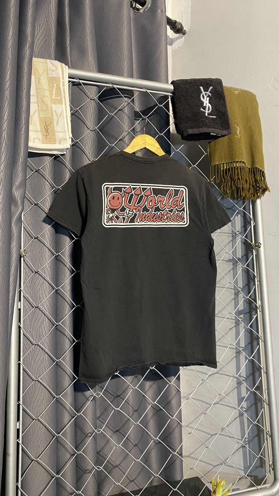 World Industries Sick Beautiful Sunfaded WORLD INDUSTRIES SKATE DEVIL MEDIUM Size US M / EU 48-50 / 2 - 2 Thumbnail