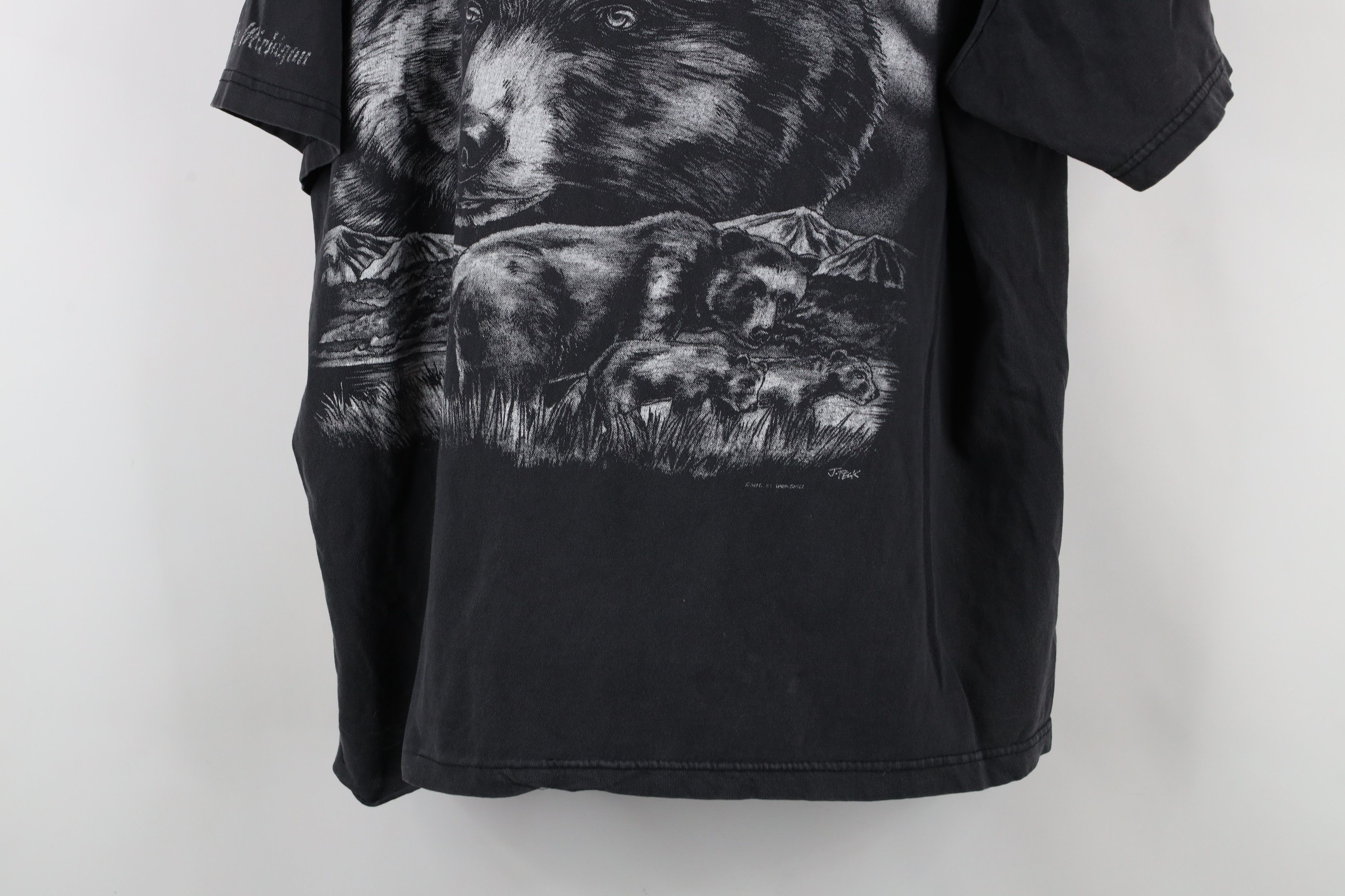 Vintage Vintage 90s Streetwear Nature Bear All Over Print T-Shirt Size US L / EU 52-54 / 3 - 15 Thumbnail