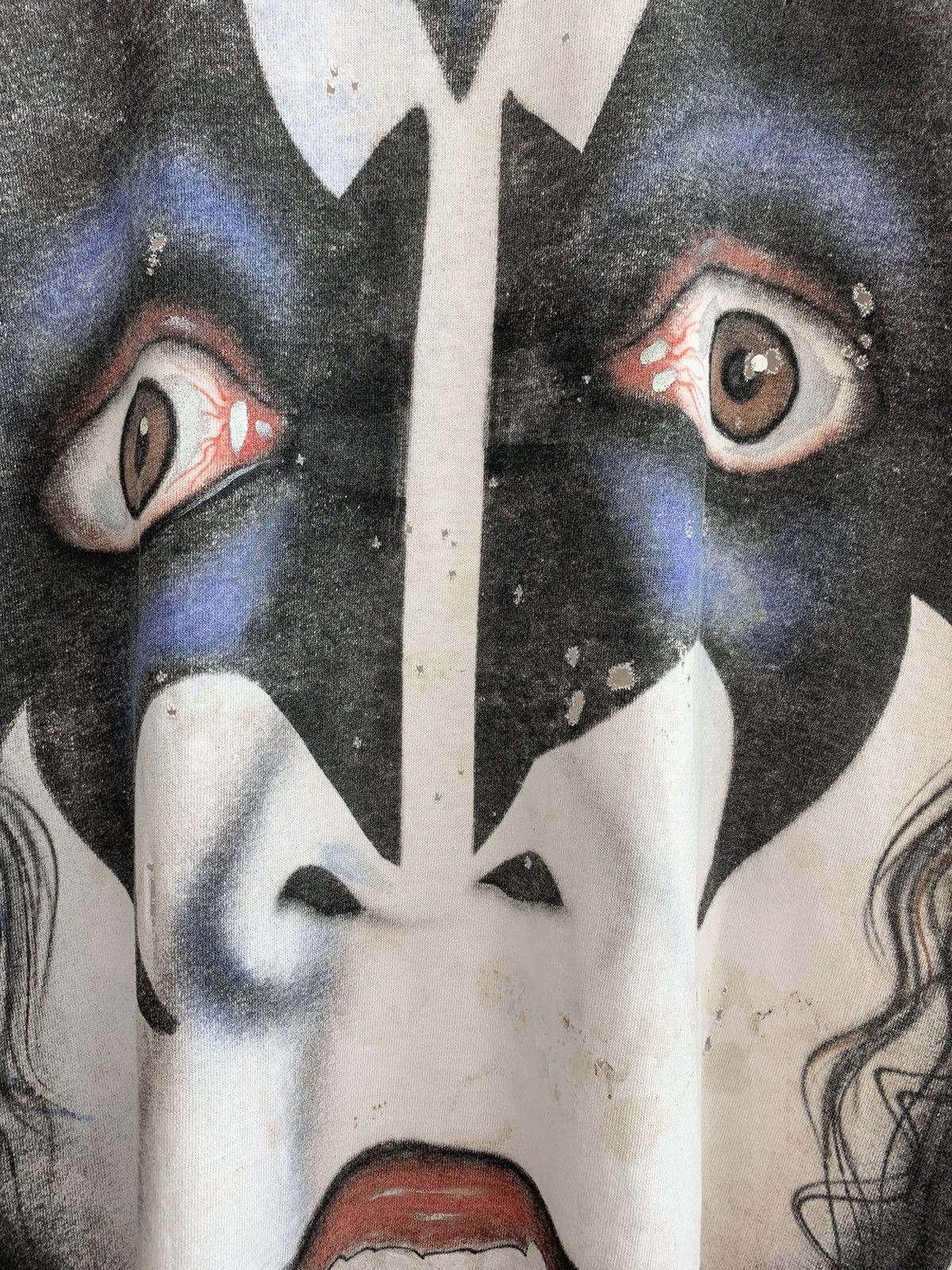 Band Tees Vintage 90’s Kiss Thrashed Fullprint Tshirt Size US L / EU 52-54 / 3 - 4 Thumbnail