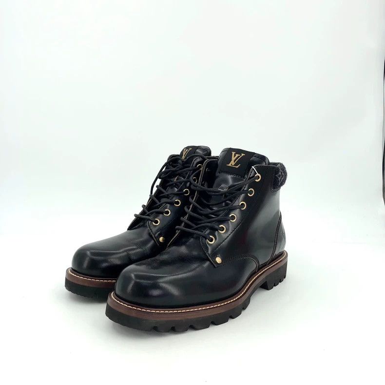 Louis Vuitton Black logo embossed leather lace-up Martin b
