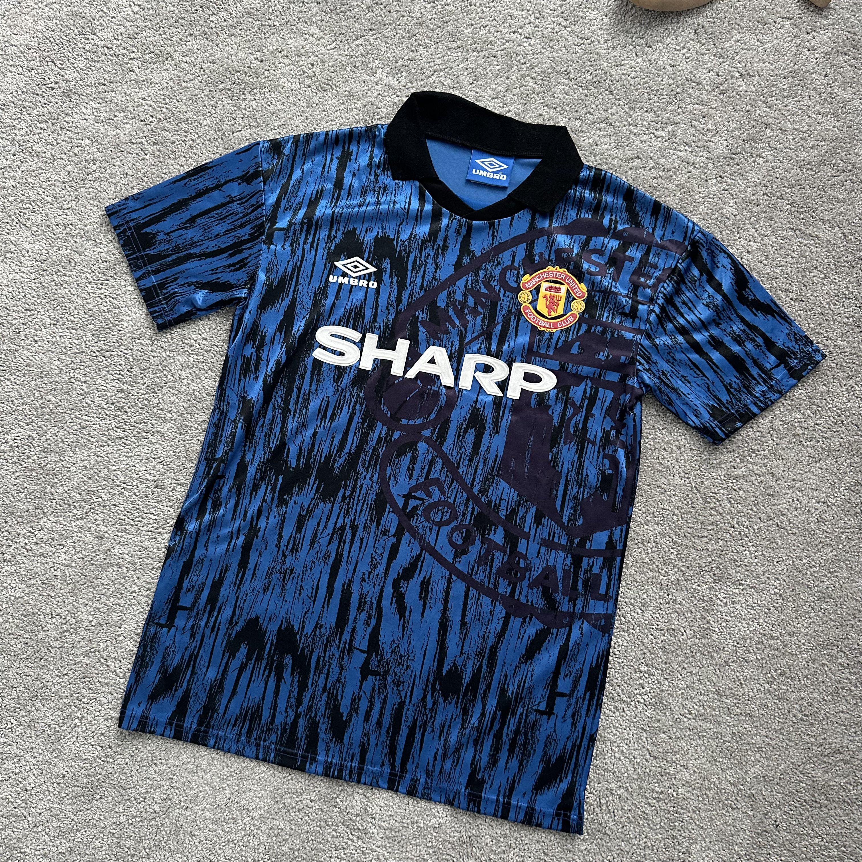 Umbro Manchester United Umbro Vintage 1992 1993 Soccer Jersey Size US L / EU 52-54 / 3 - 3 Thumbnail