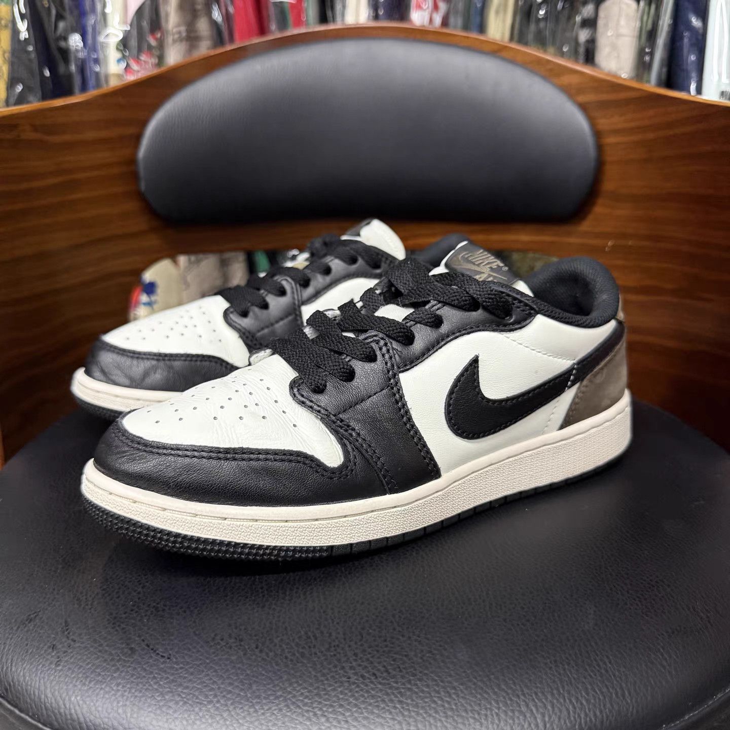 Jordan Brand Air Jordan 1 Low Mocha Black White Brown Skate Shoes K15 Size US 6 / EU 39 - 1 Thumbnail