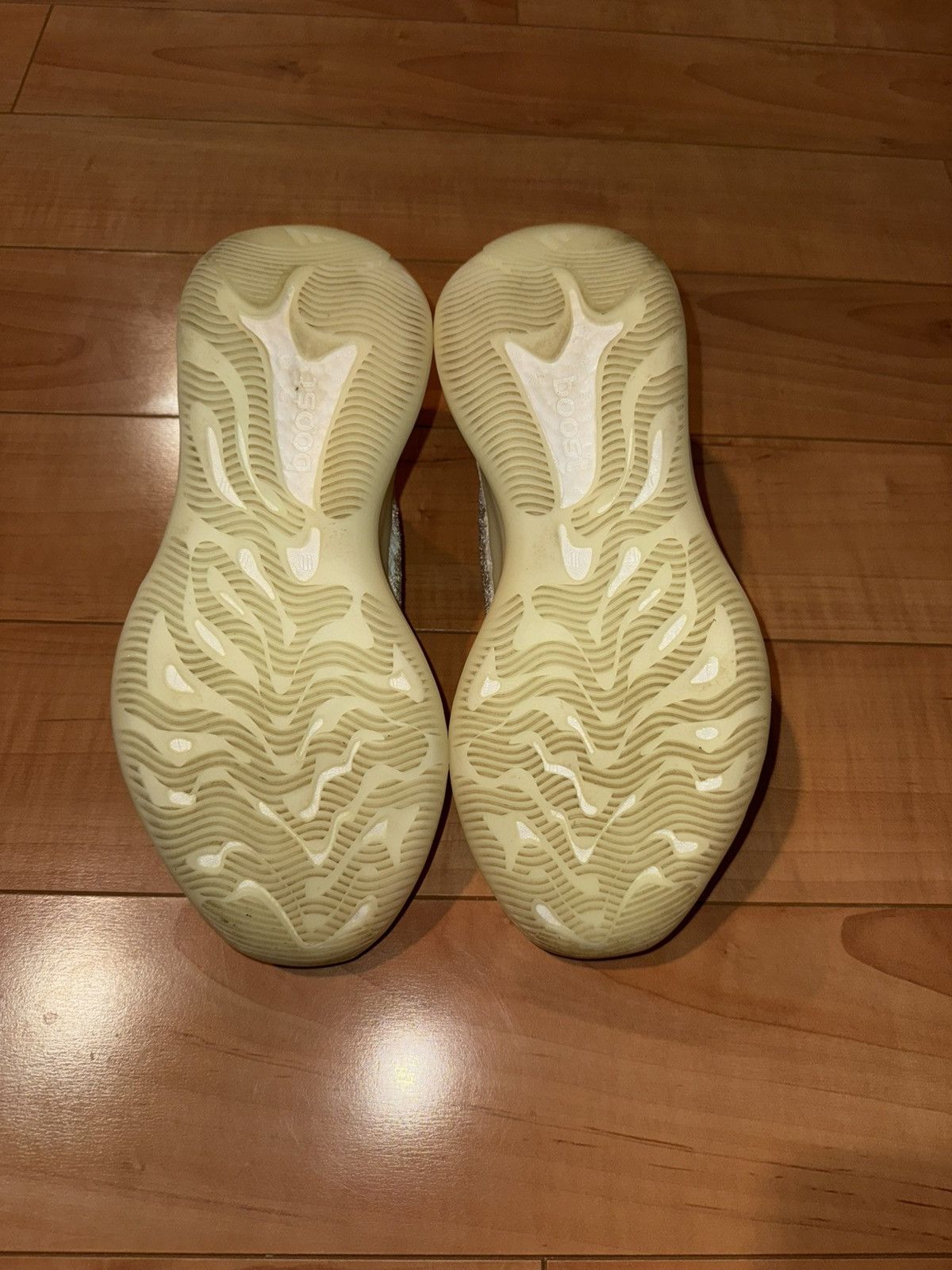 Adidas × Yeezy Yeezy Boost 380 Calcite Glow Size US 10 / EU 43 - 5 Thumbnail