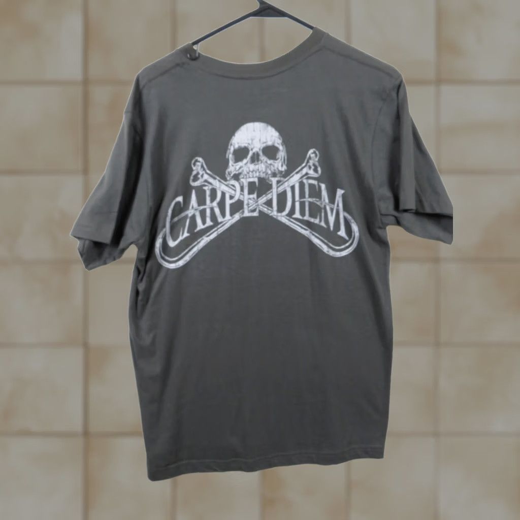 Diemme Hooked Carpe Diem T-Shirt Mens M Crew Neck Short Sleeve Multicolor Cotton Seize The Day Pirate logo Fish Graphic NWT SS Size US M / EU 48-50 / 2 - 1 Thumbnail
