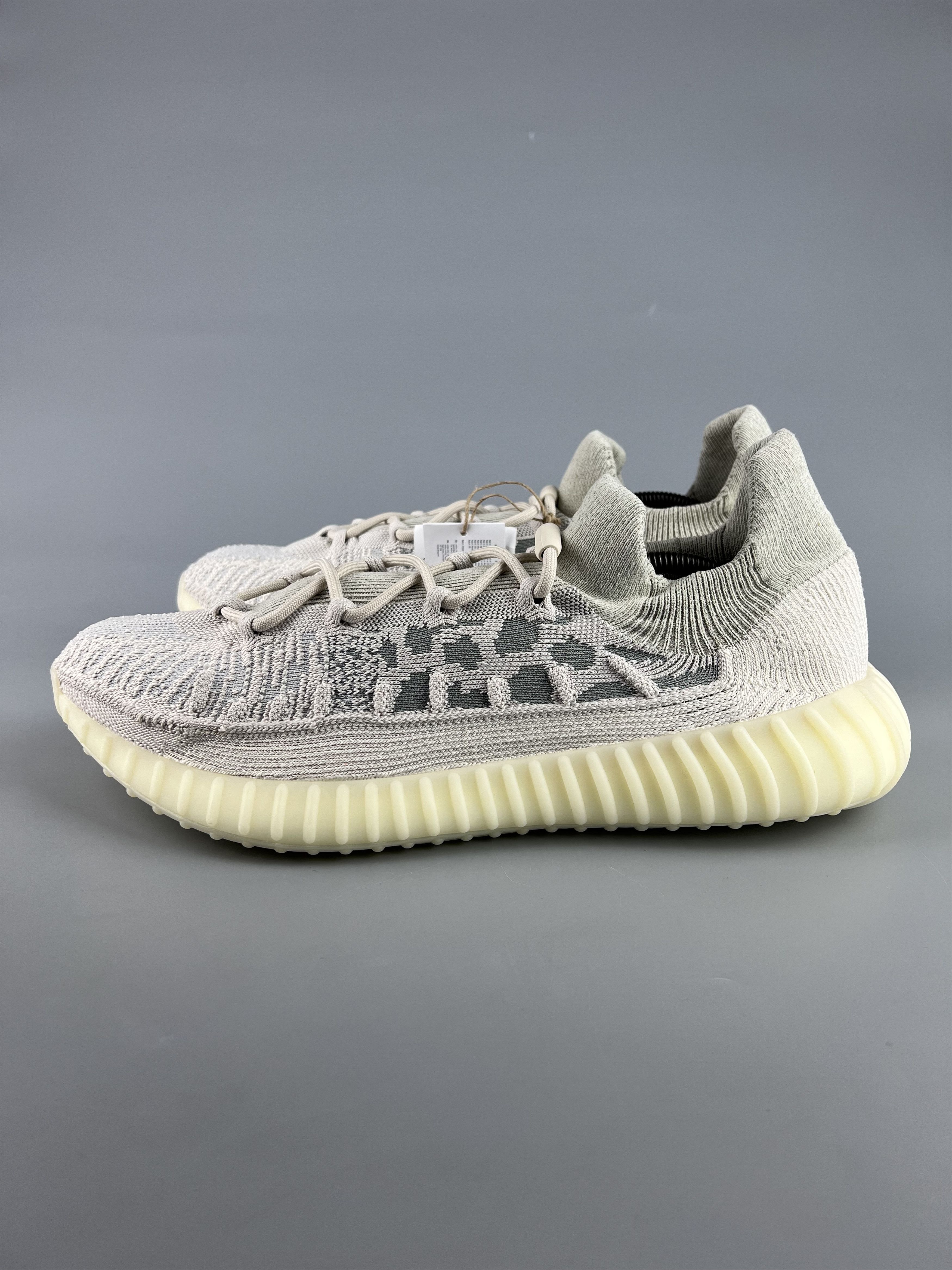 Adidas US16 YEEZY BOOST 350 V2 CMPCT SLATE BONE Size US 15 / EU 48 - 2 Thumbnail