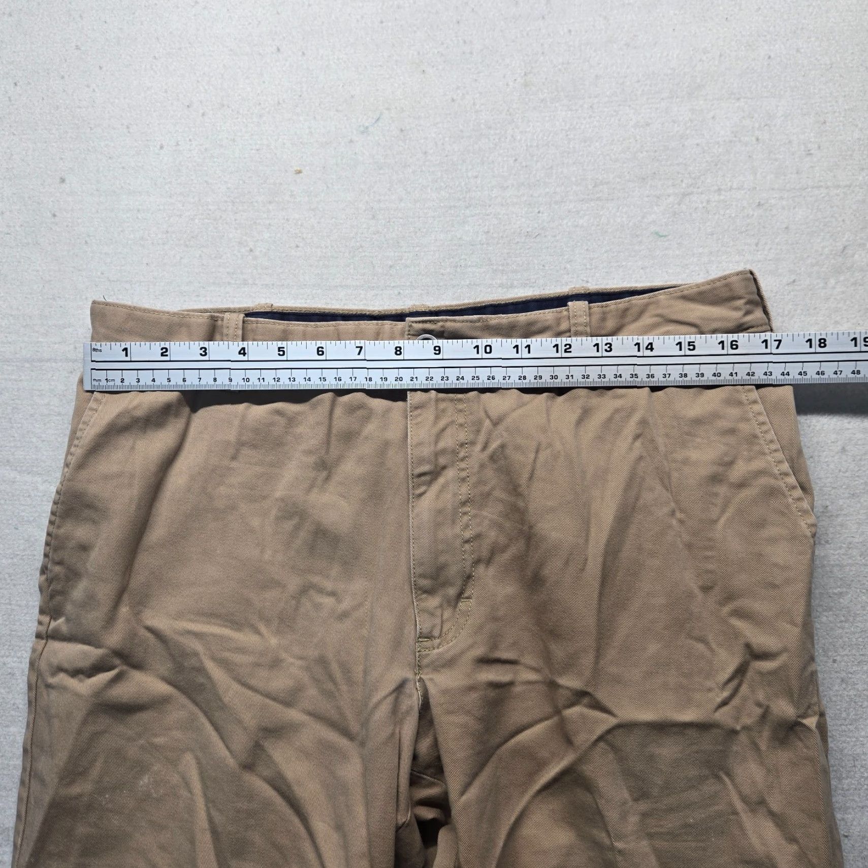 Izod IZOD Saltwater Stretch Chino Pants Beige Slim Fit Flat Front Men 36 Regular 30in Pockets Casual 90s City Preppy Mens Size US 36 / EU 52 - 5 Thumbnail