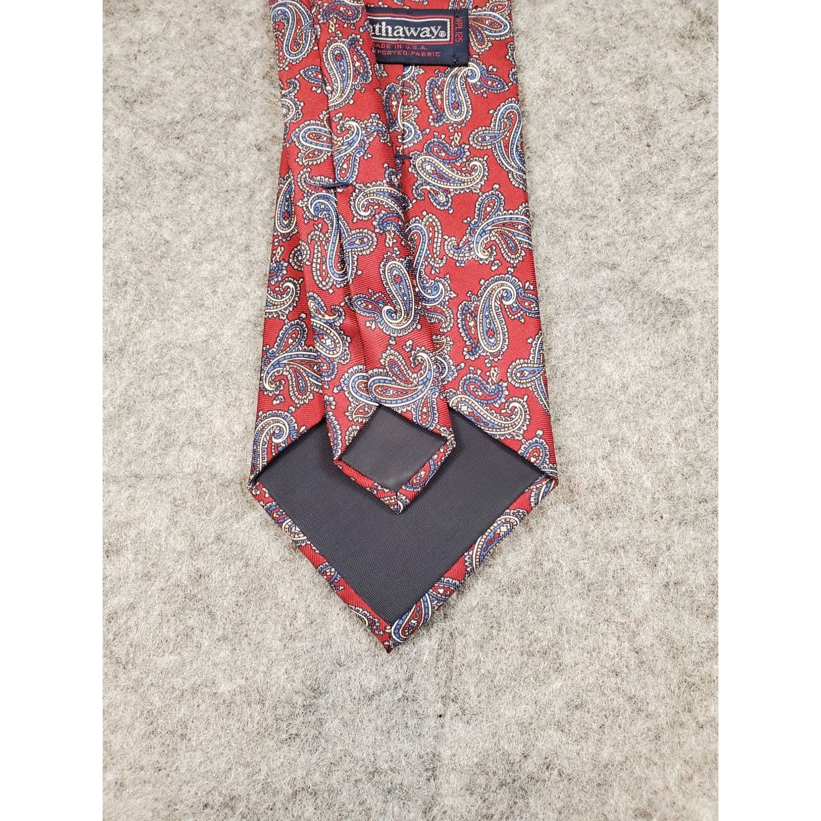 Other Vintage Men's Hathaway Red And Blue Silk Paisley Necktie Size ONE SIZE - 5 Thumbnail