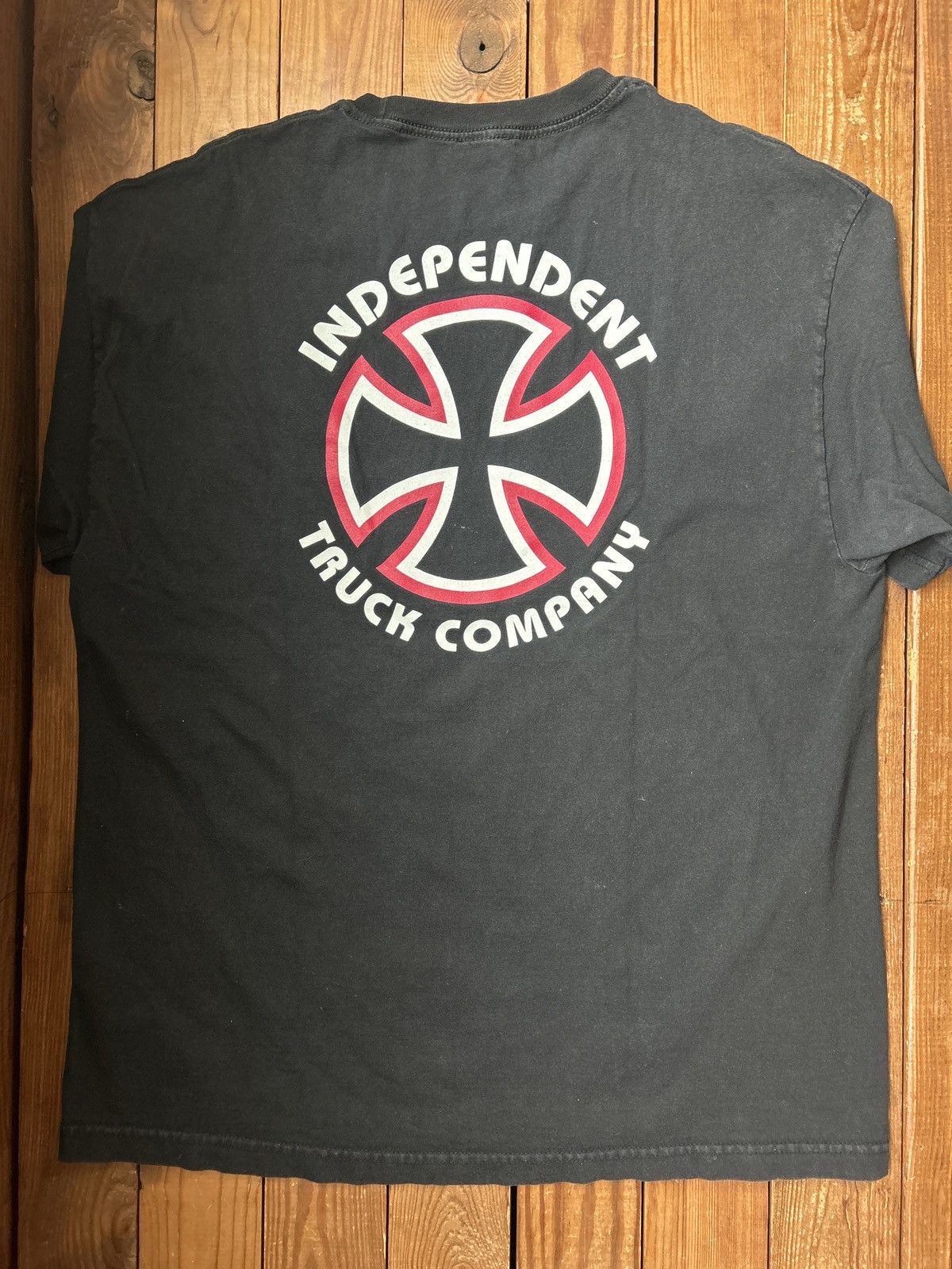 Independent Truck Co. × Vintage Vintage 90s Y2K Independent Trucks Skate Black Tee Shirt Size US L / EU 52-54 / 3 - 2 Thumbnail