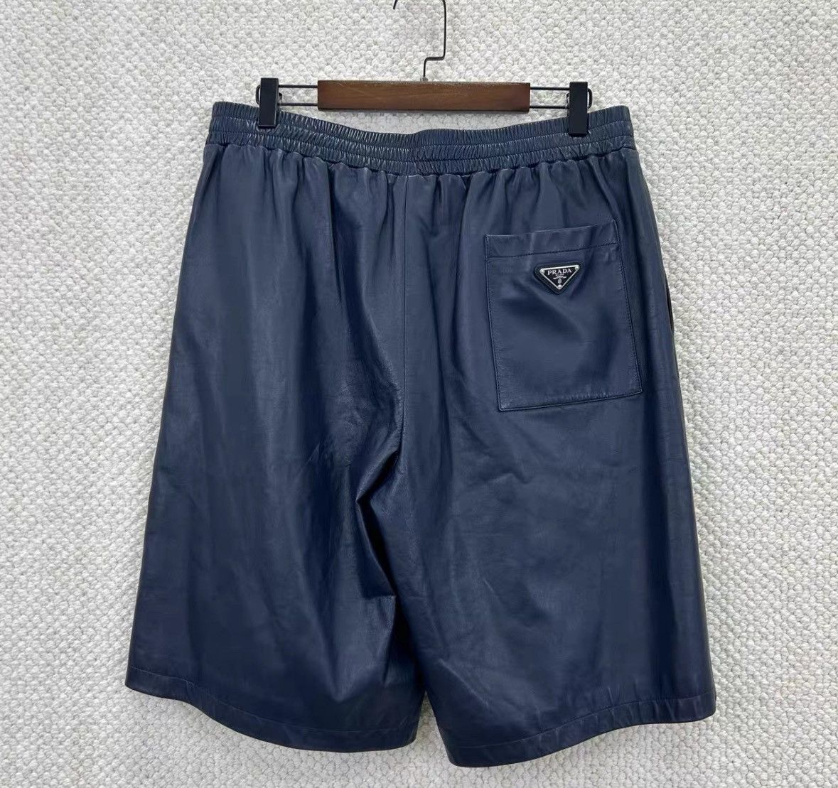 Prada Prada Sheepskin shorts 2505-Nextarrow Size US 34 / EU 50 - 2 Thumbnail