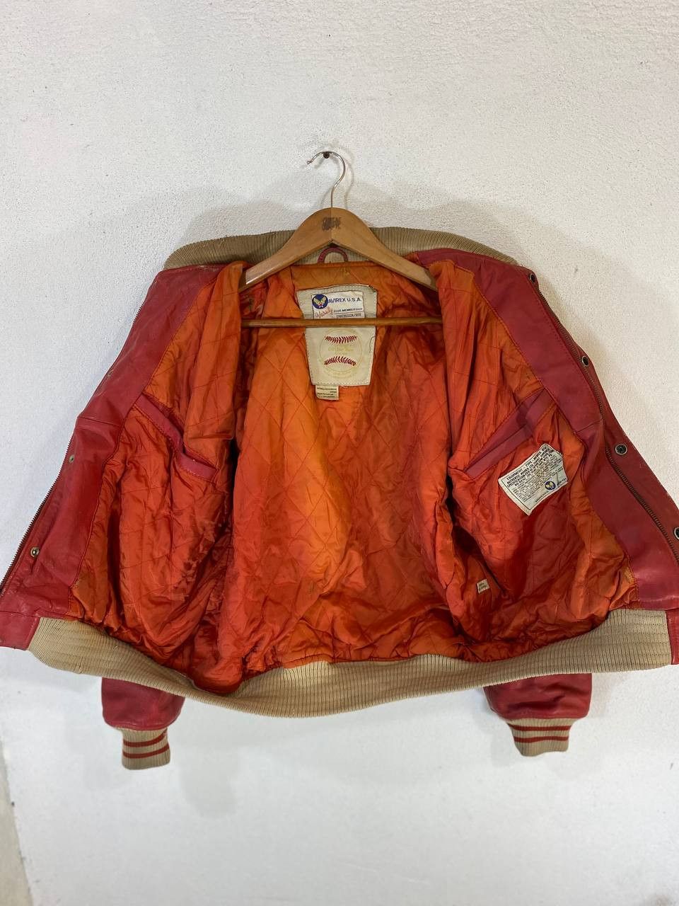 Avirex vintage avirex full leather jacket embroided nice design Size US L / EU 52-54 / 3 - 11 Thumbnail