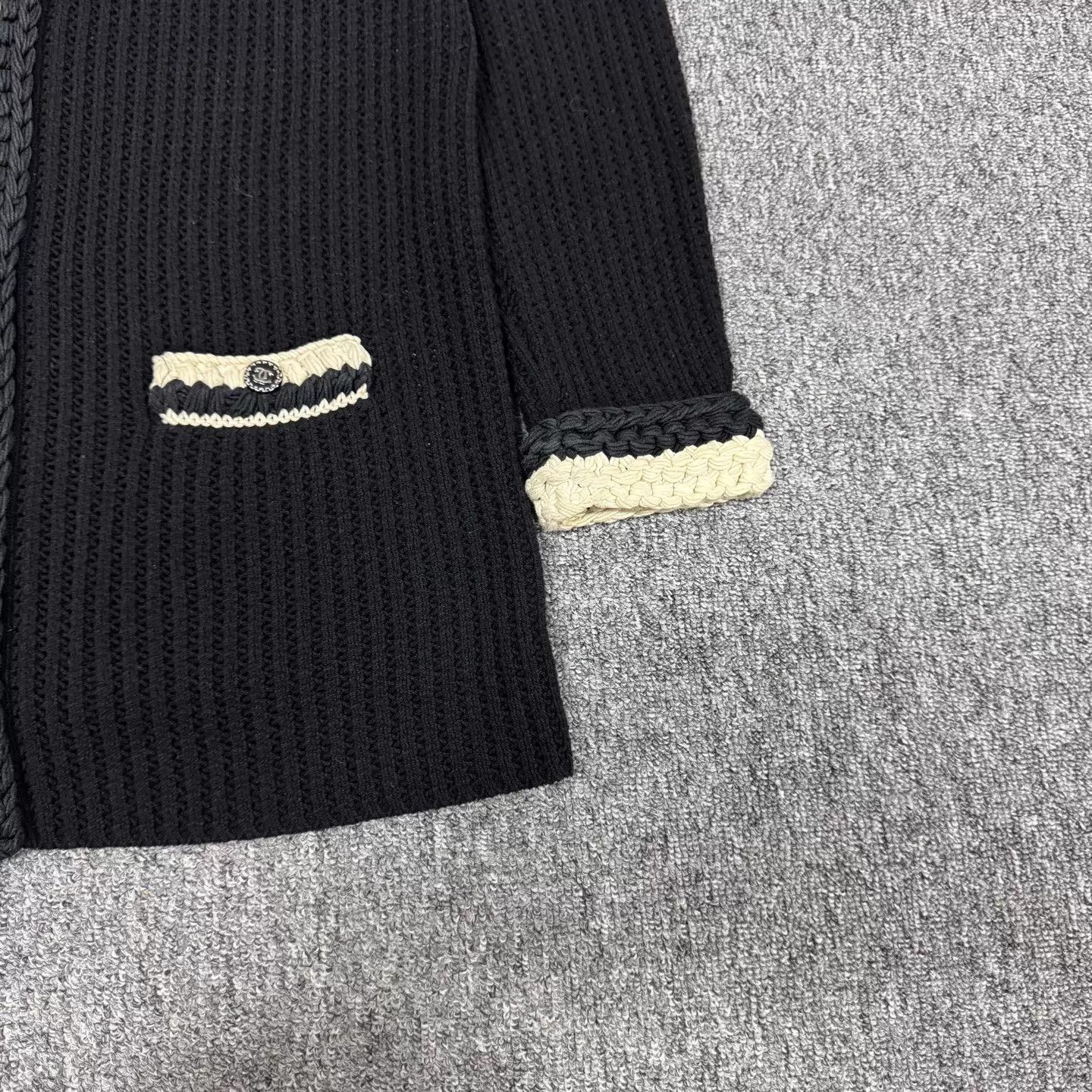 Chanel Chanel Black White Knit Cardigan CC Size 40 Size M / US 6-8 / IT 42-44 - 5 Thumbnail