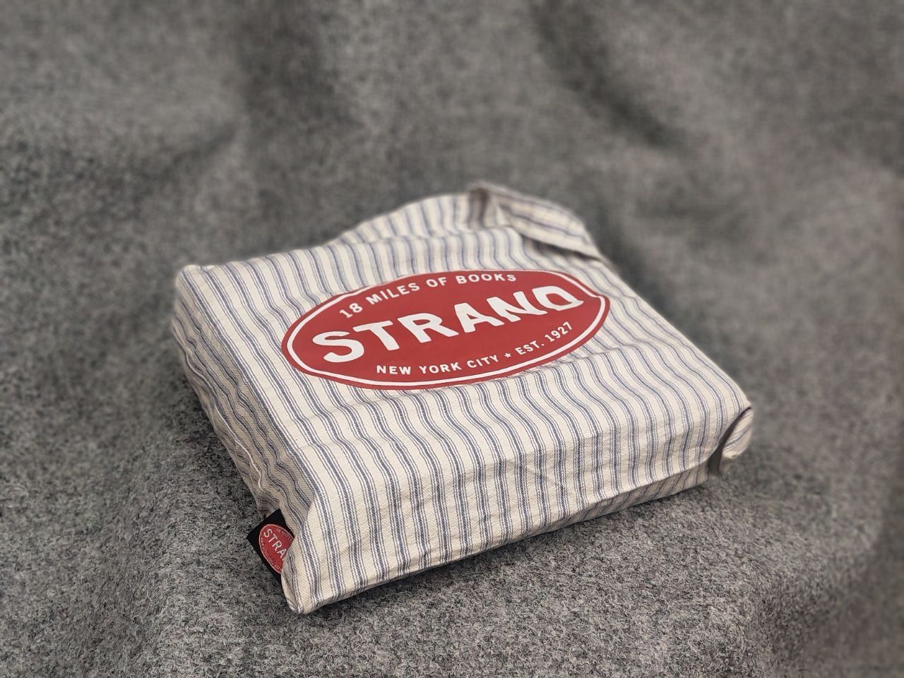 Vintage Strand 18 miles of books New York Design Shopper Tote Bag Size ONE SIZE - 10 Thumbnail