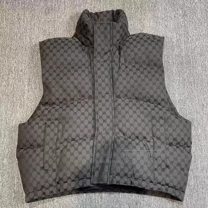 Balenciaga Balenciaga Monogrammed Foulard Puffer Vest Size XXS / US 00 / IT 34 - 1 Thumbnail