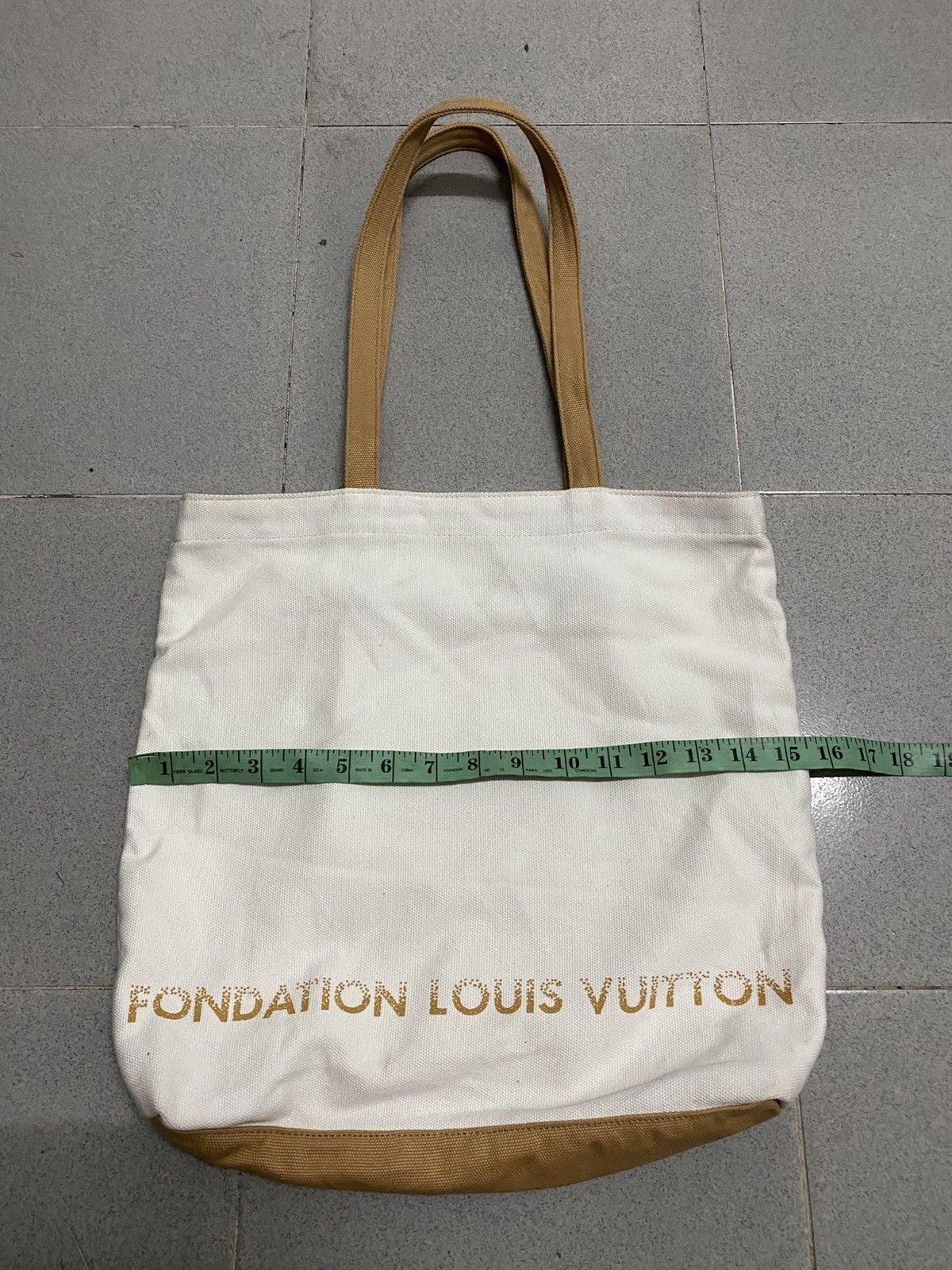 Louis Vuitton Fondation Louis Vuitton totebag Size ONE SIZE - 6 Thumbnail