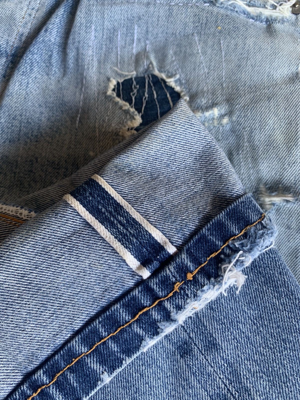 Levi's Vintage Clothing VINTAGE LEVI'S 501 BIG E #555 SELVEDGE DISTRESSED DENIM Size US 30 / EU 46 - 9 Thumbnail