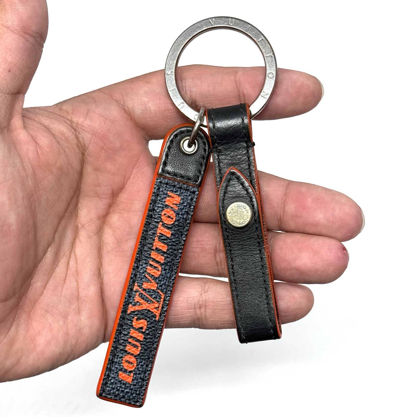 Louis Vuitton Louis Vuitton Cobalt Race Keychain Size ONE SIZE - 5 Thumbnail