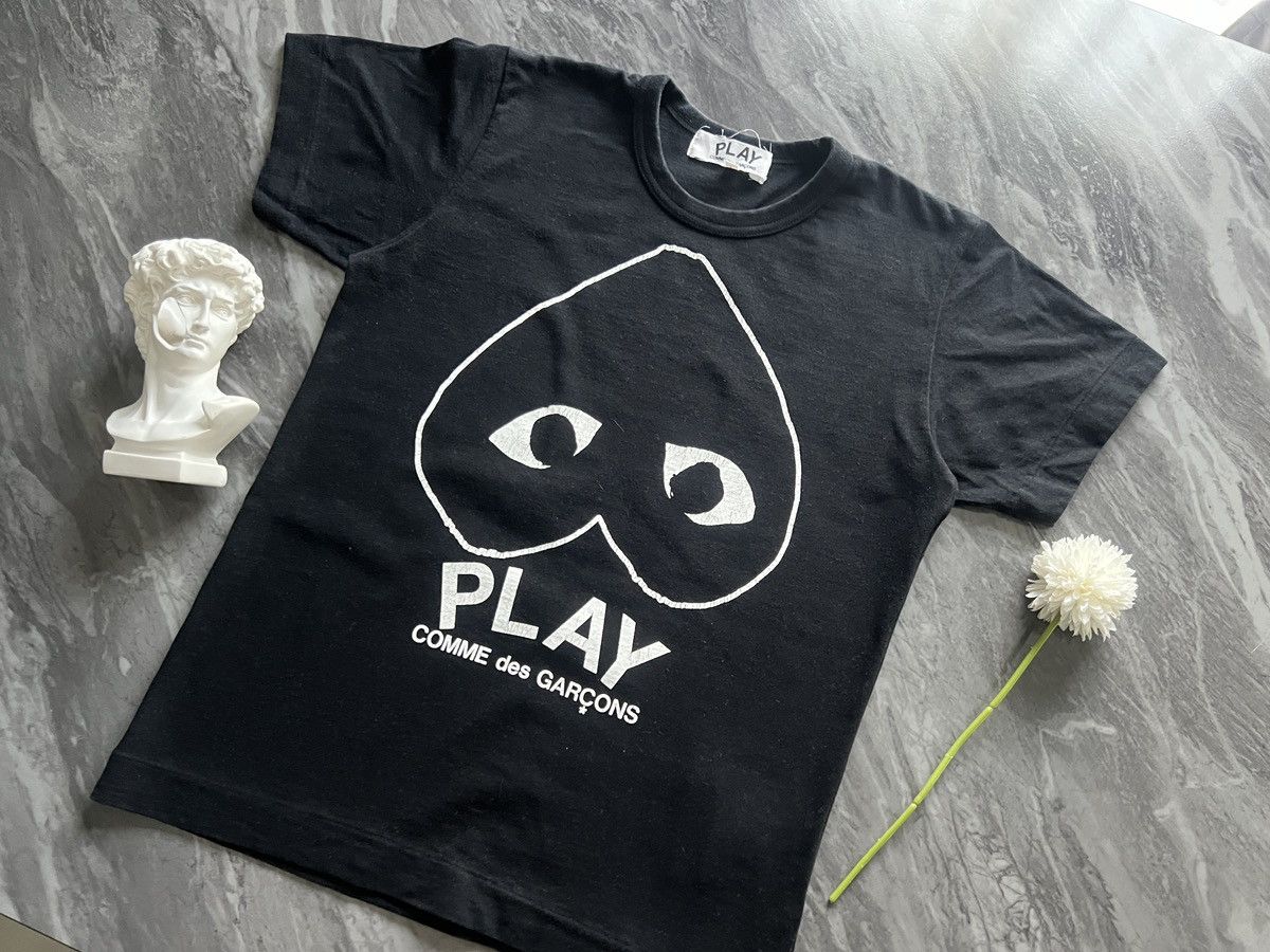 Comme des Garcons Comme des Garcon : Center Heart Reverse Size L / US 10 / IT 46 - 1 Thumbnail