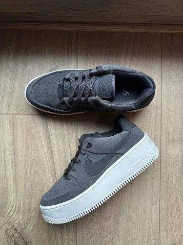 Nike Nike Air Force 1 Sage Low Night Women's Gray Suede Shoes Size US 8 / EU 41 - 3 Thumbnail