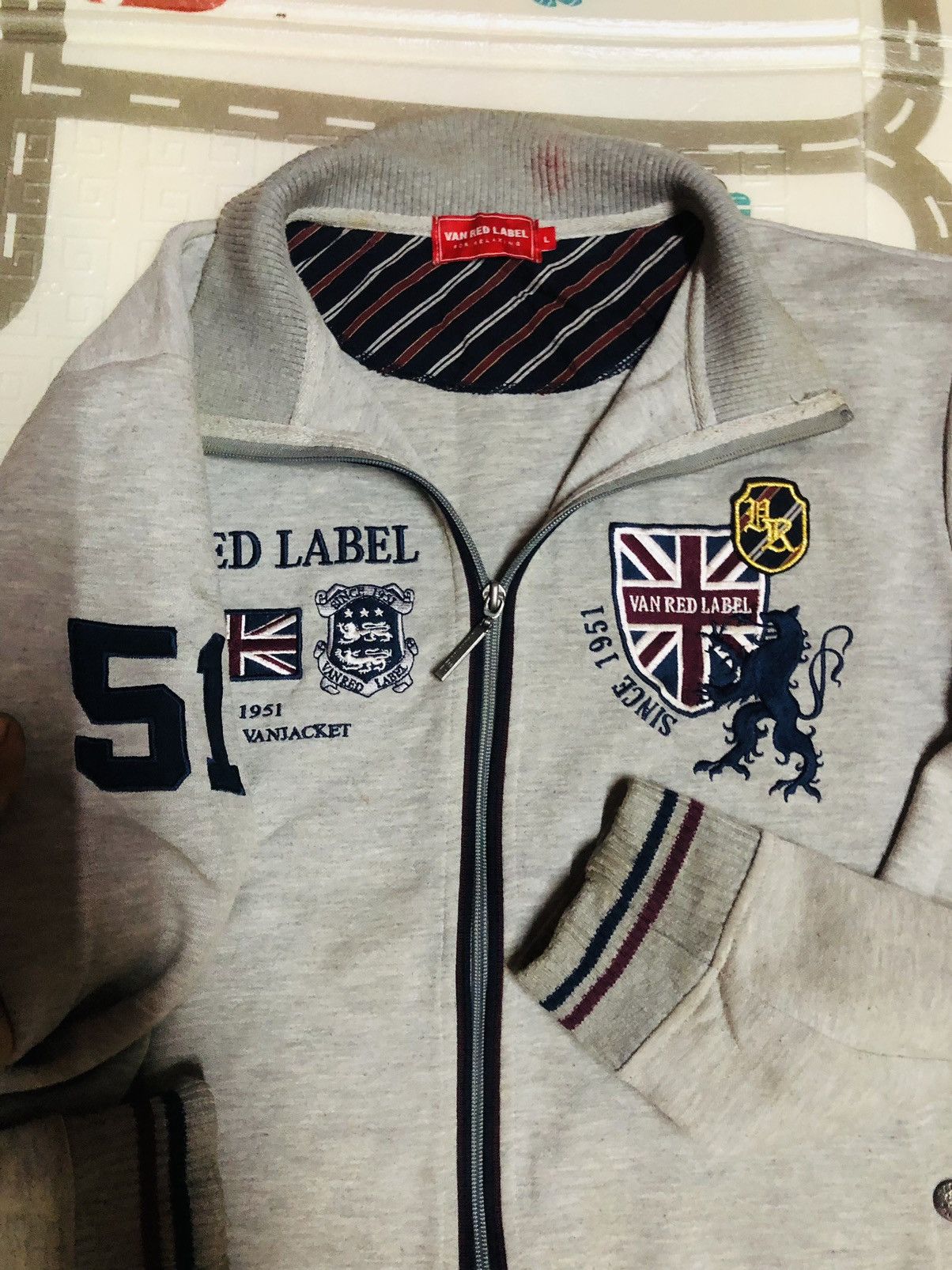 Japanese Brand × Vintage Vintage american brand varsity jacket embroidered logo Size US L / EU 52-54 / 3 - 10 Thumbnail