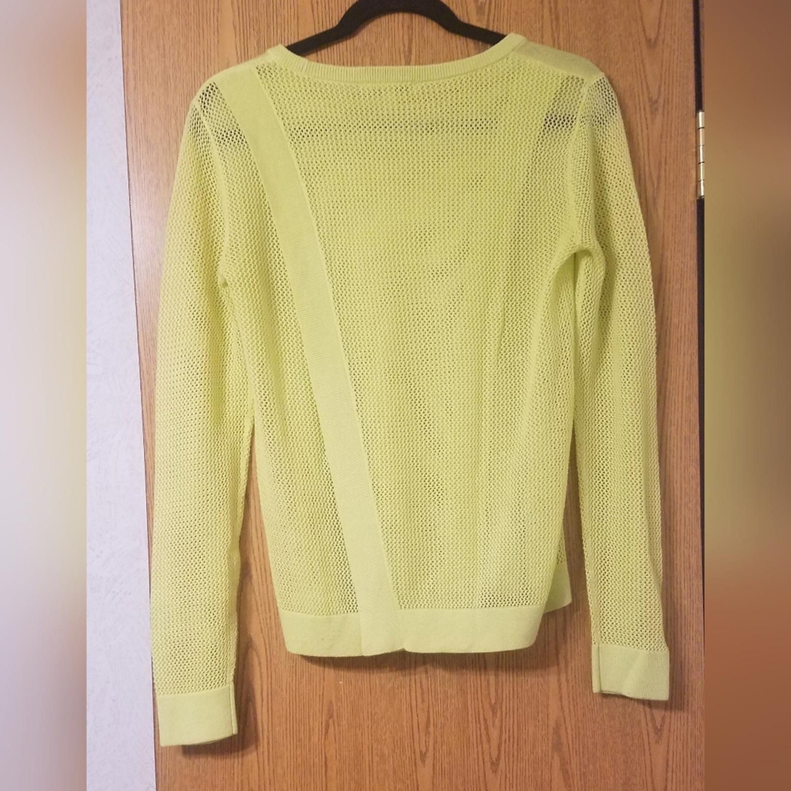 Other Cabi Lime Green Sweater Size Small Size S / US 4 / IT 40 - 2 Thumbnail