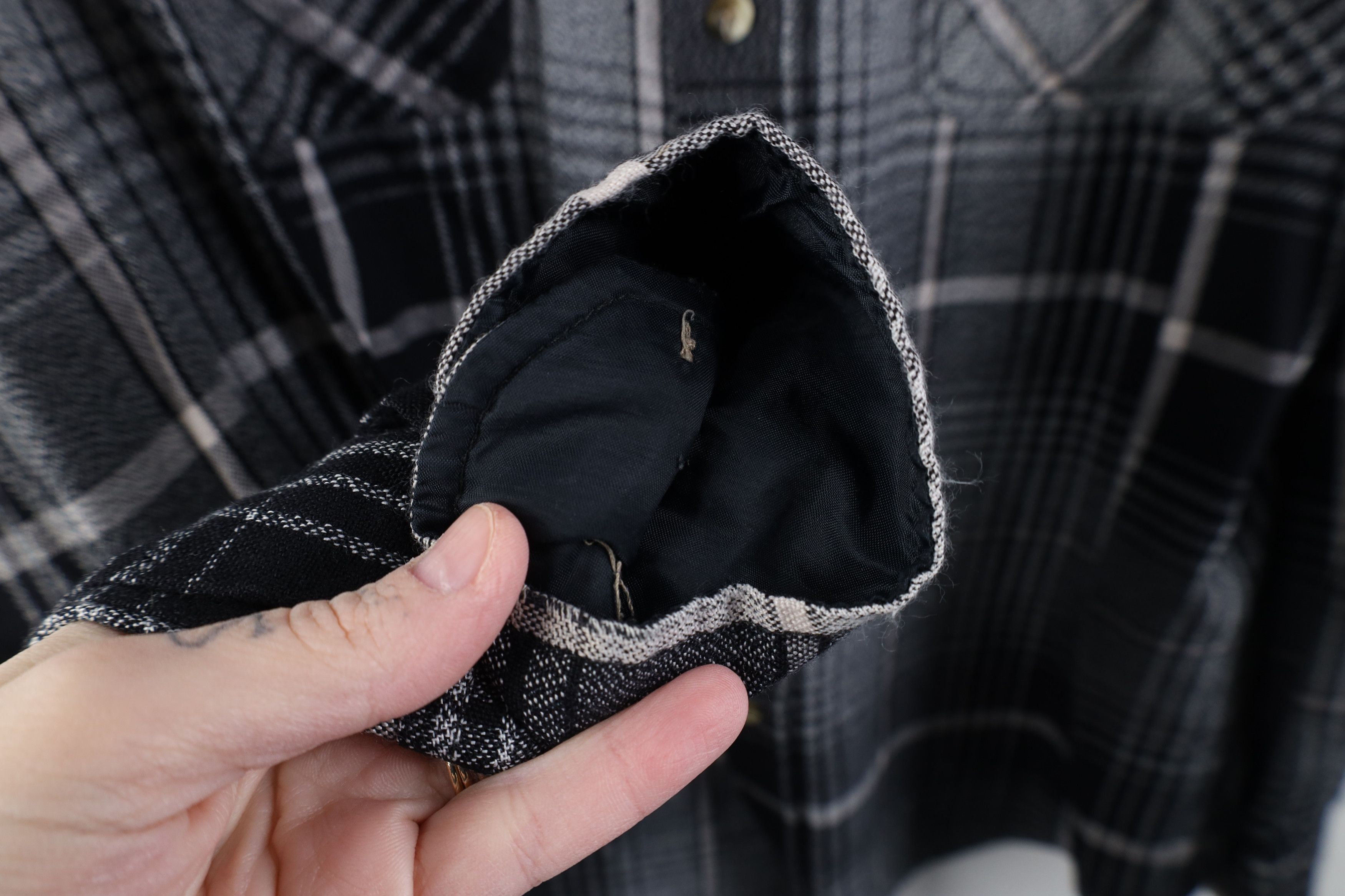 Vintage Vintage 90s Streetwear Knit Collared Button Shirt Plaid Size US M / EU 48-50 / 2 - 8 Thumbnail