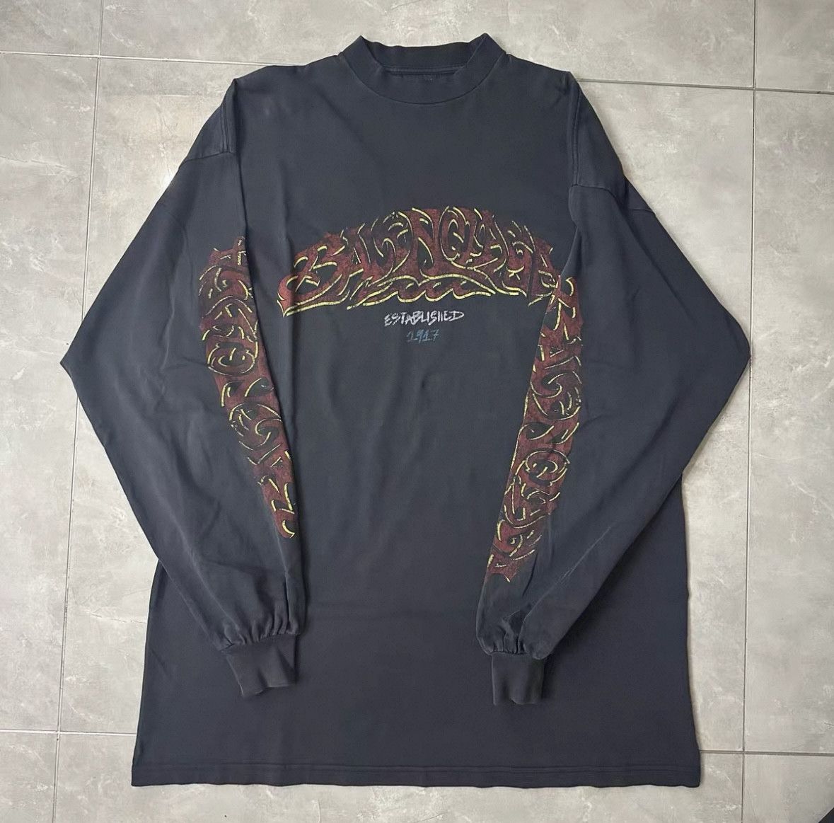 Balenciaga Balenciaga 24ss Offshore Disaster Fire Letter Long Sleeve Size US M / EU 48-50 / 2 - 1 Thumbnail