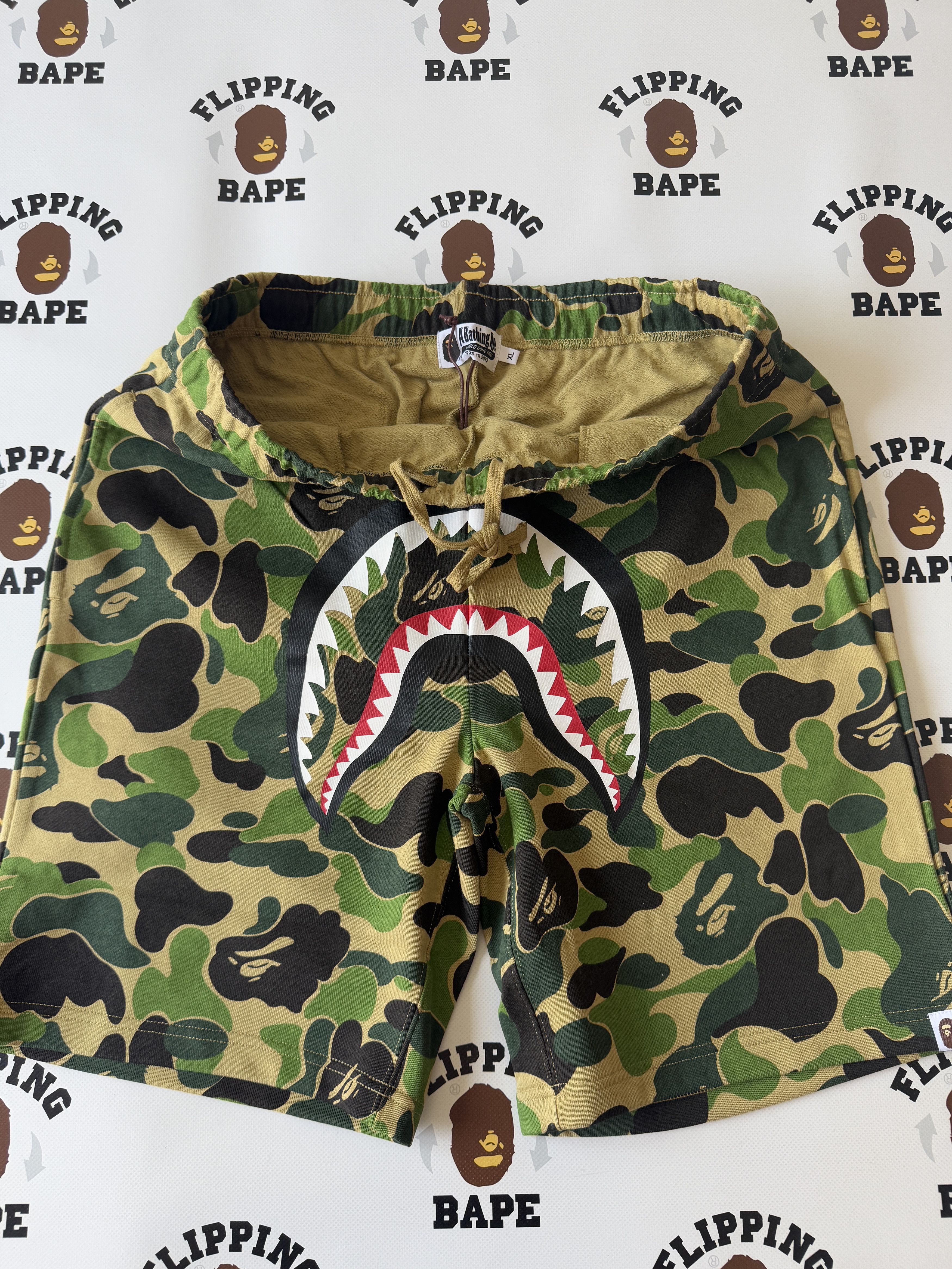 Bape BAPE ABC CAMO SHARK SWEAT SHORTS Size US 36 / EU 52 - 5 Thumbnail