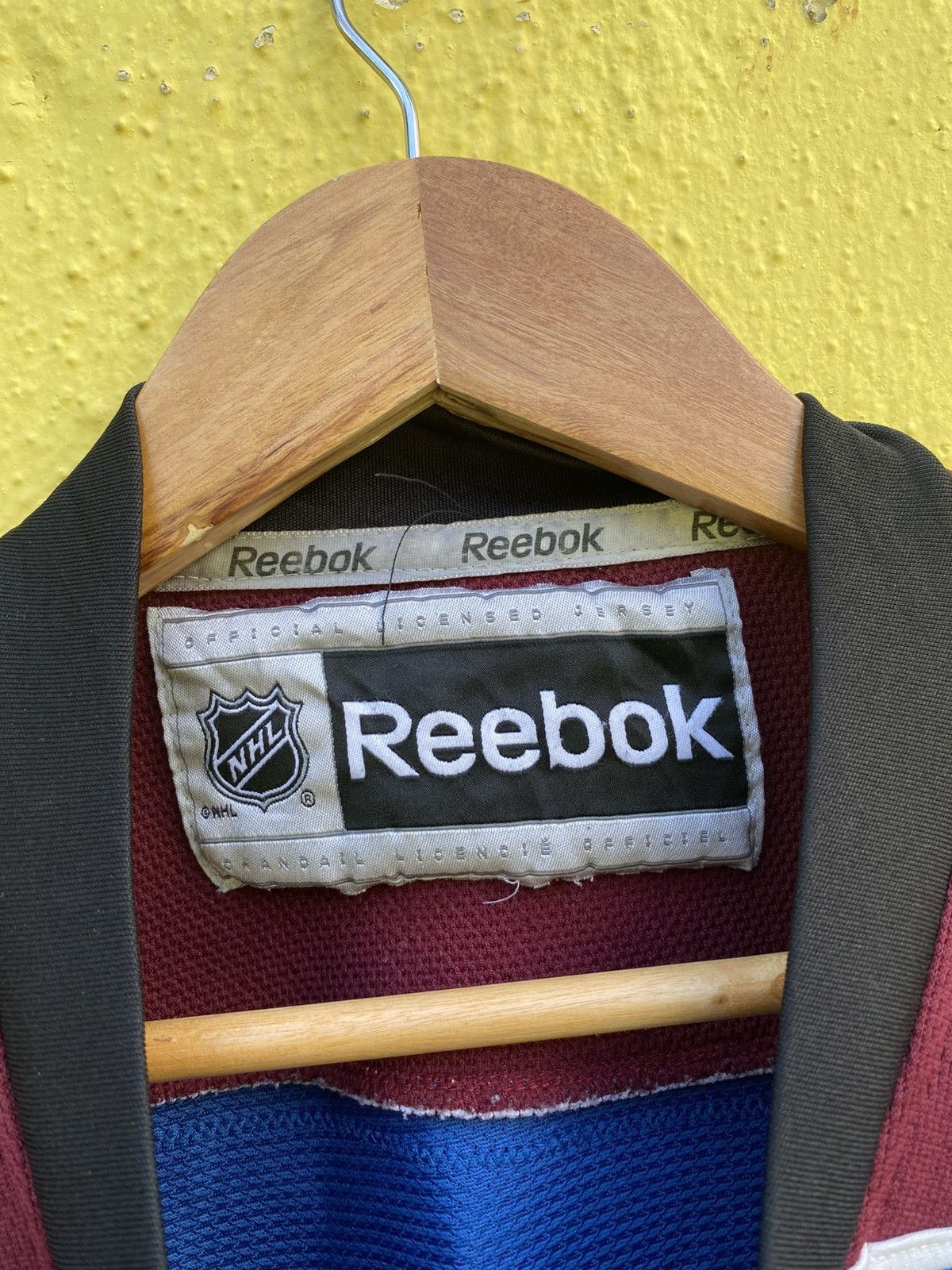 NHL × Reebok COLORADO AVALANCHE REEBOK JERSEY SIZE LARGE NHL Size US L / EU 52-54 / 3 - 11 Thumbnail