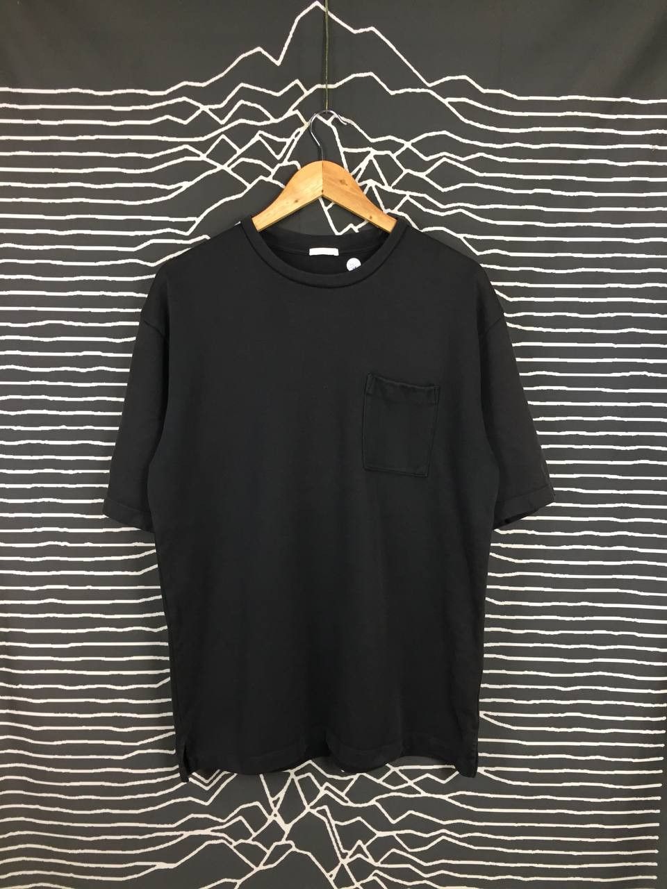 GU × Japanese Brand GU Plain Single Pocket Essential Tee Size US XL / EU 56 / 4 - 1 Thumbnail