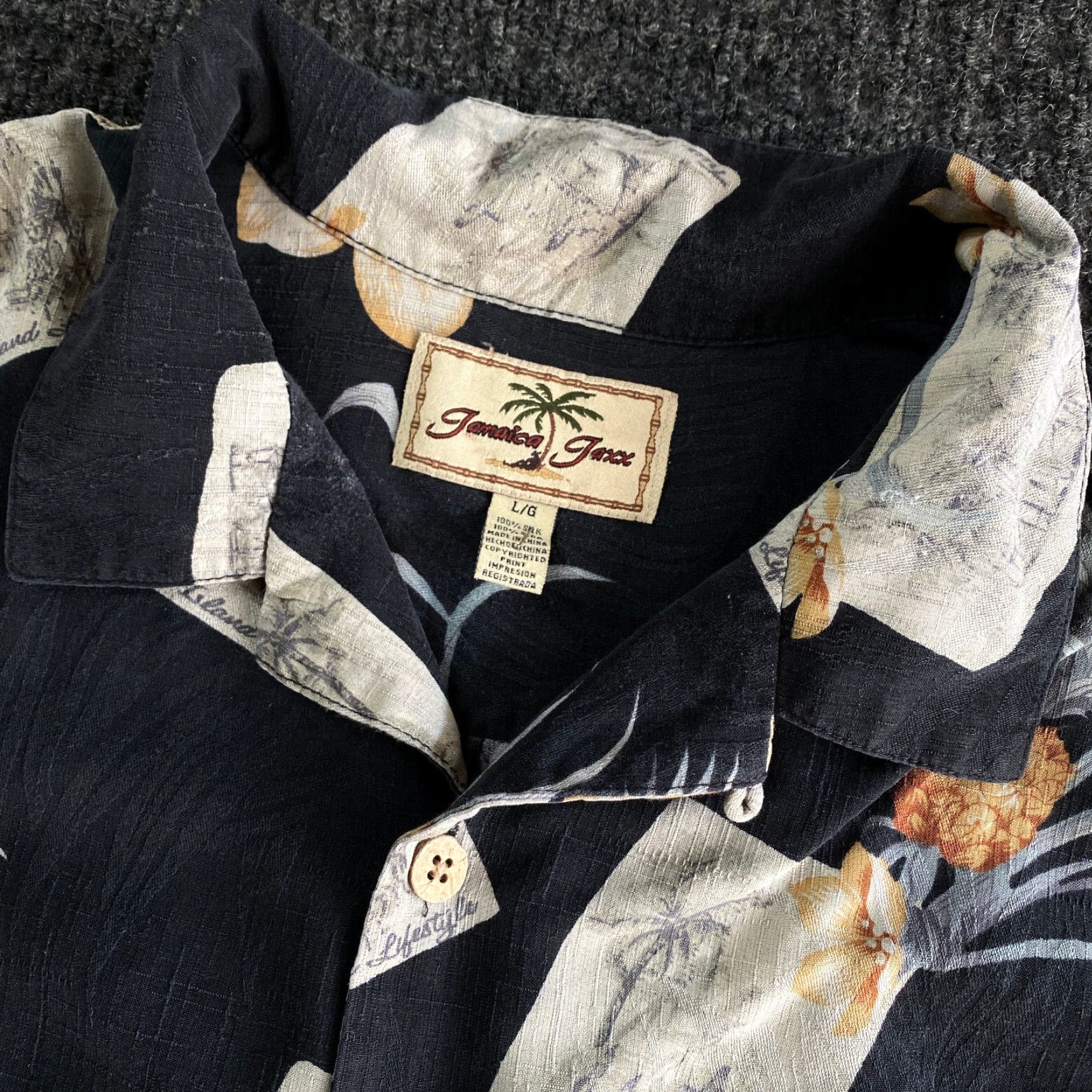 Vintage Jamaica Jaxx Hawaiian Shirt L 100% Silk Pineapple Black Print Loop Collar Size US L / EU 52-54 / 3 - 2 Thumbnail