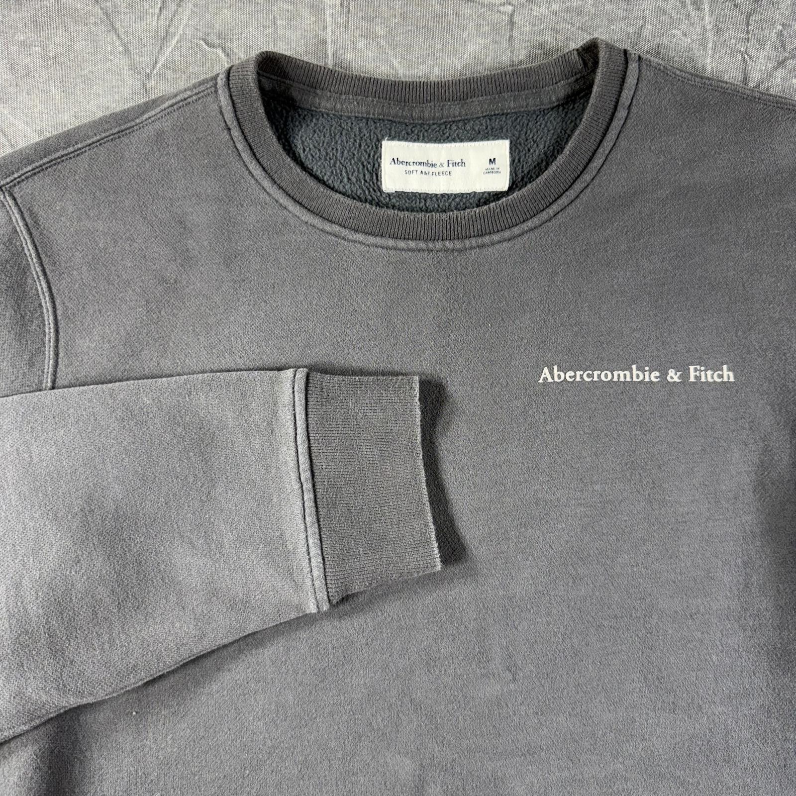 Abercrombie & Fitch Abercrombie Sweater Men's M Grey Fleece Crewneck Vintage Size US M / EU 48-50 / 2 - 1 Thumbnail