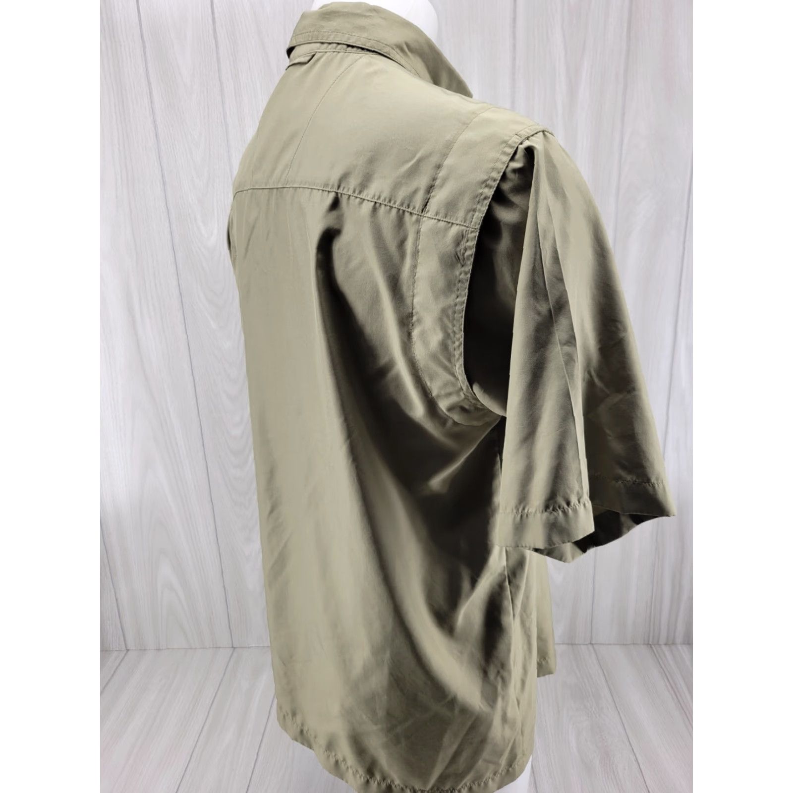Vintage Berkley Shirt Mens Medium Green Button Down Vented Fishing Nylon Shirt Men's Button-Up Short Sleeve Fishing Nylon Green Berkley Size US M / EU 48-50 / 2 - 6 Thumbnail