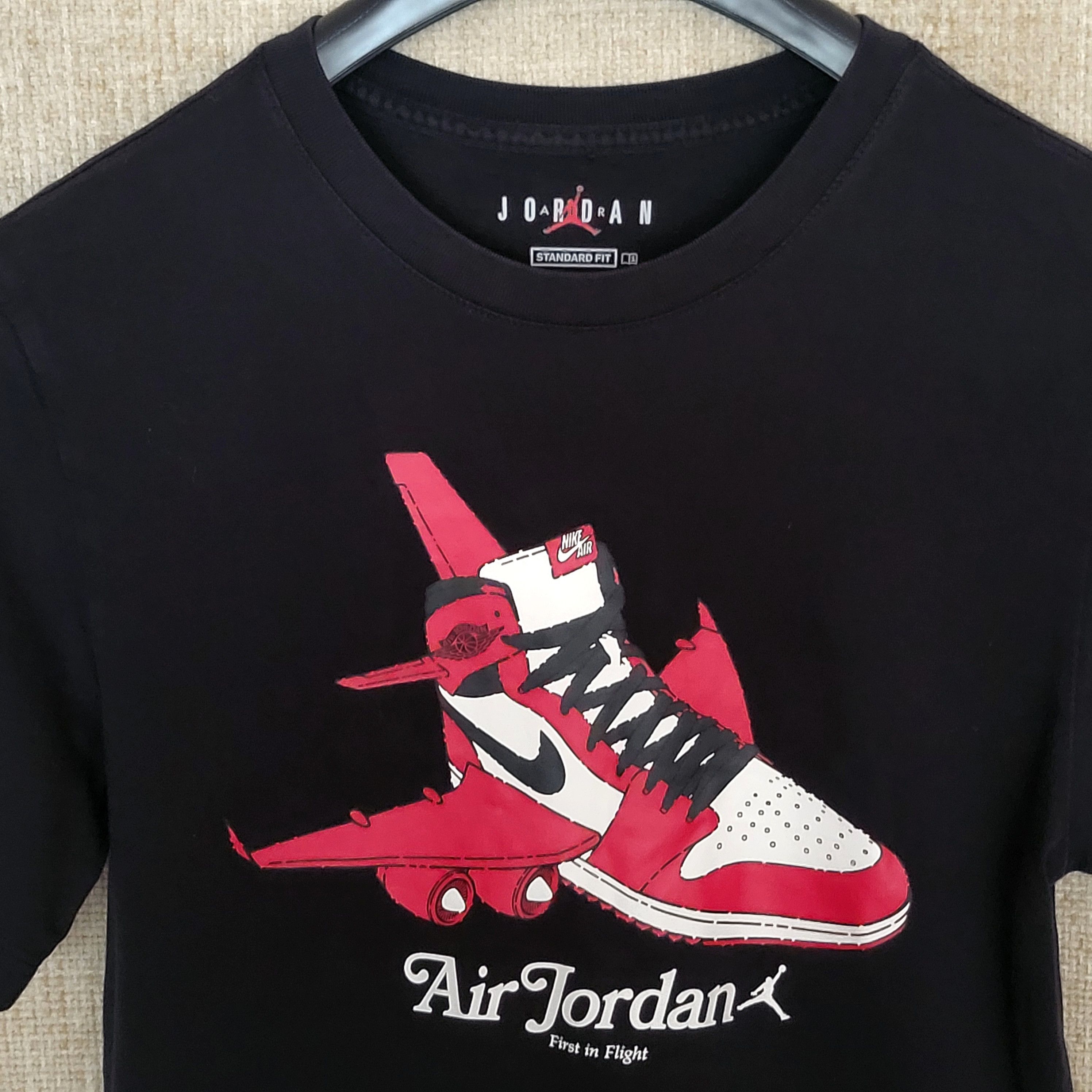 Jordan Brand Air Jordan Nike T shirt.Size XS but fit S. Size US XS / EU 42 / 0 - 2 Thumbnail