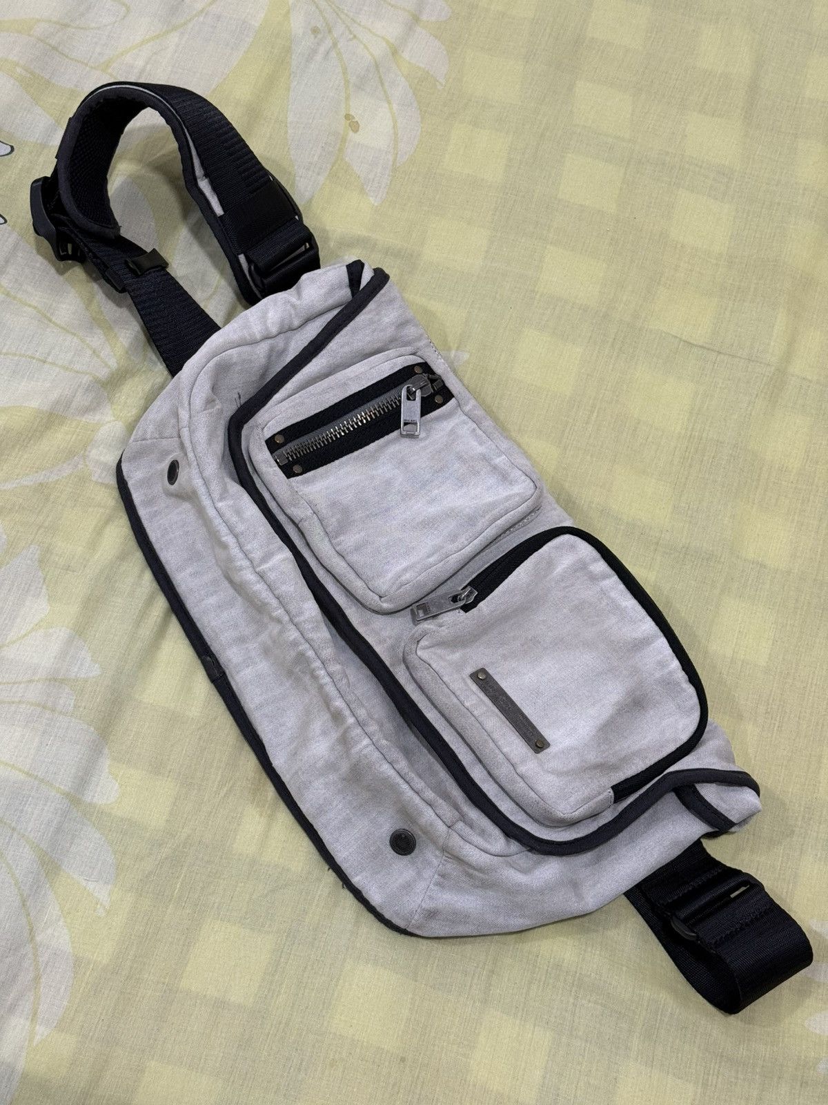 Diesel Vtg Y2K Diesel Crossbody Bag Size ONE SIZE - 1 Thumbnail