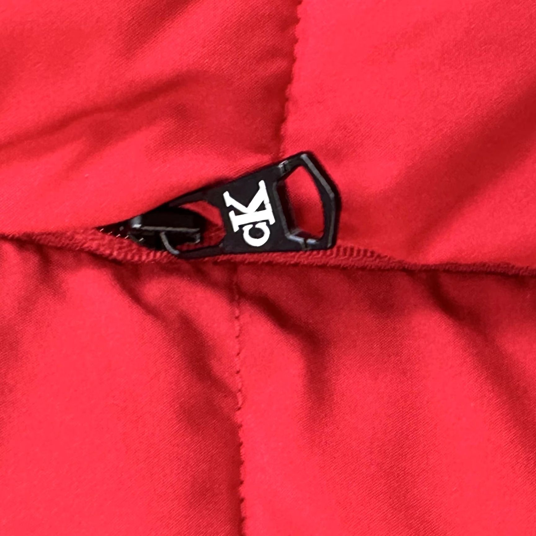 Calvin Klein Calvin Klein Vest Mens XL Red Puffer Quilted Full Zip Water Resistant Zip Pockets Logo Zipper Casual Travel Wind-Resistant CM355480 Size US XL / EU 56 / 4 - 4 Thumbnail