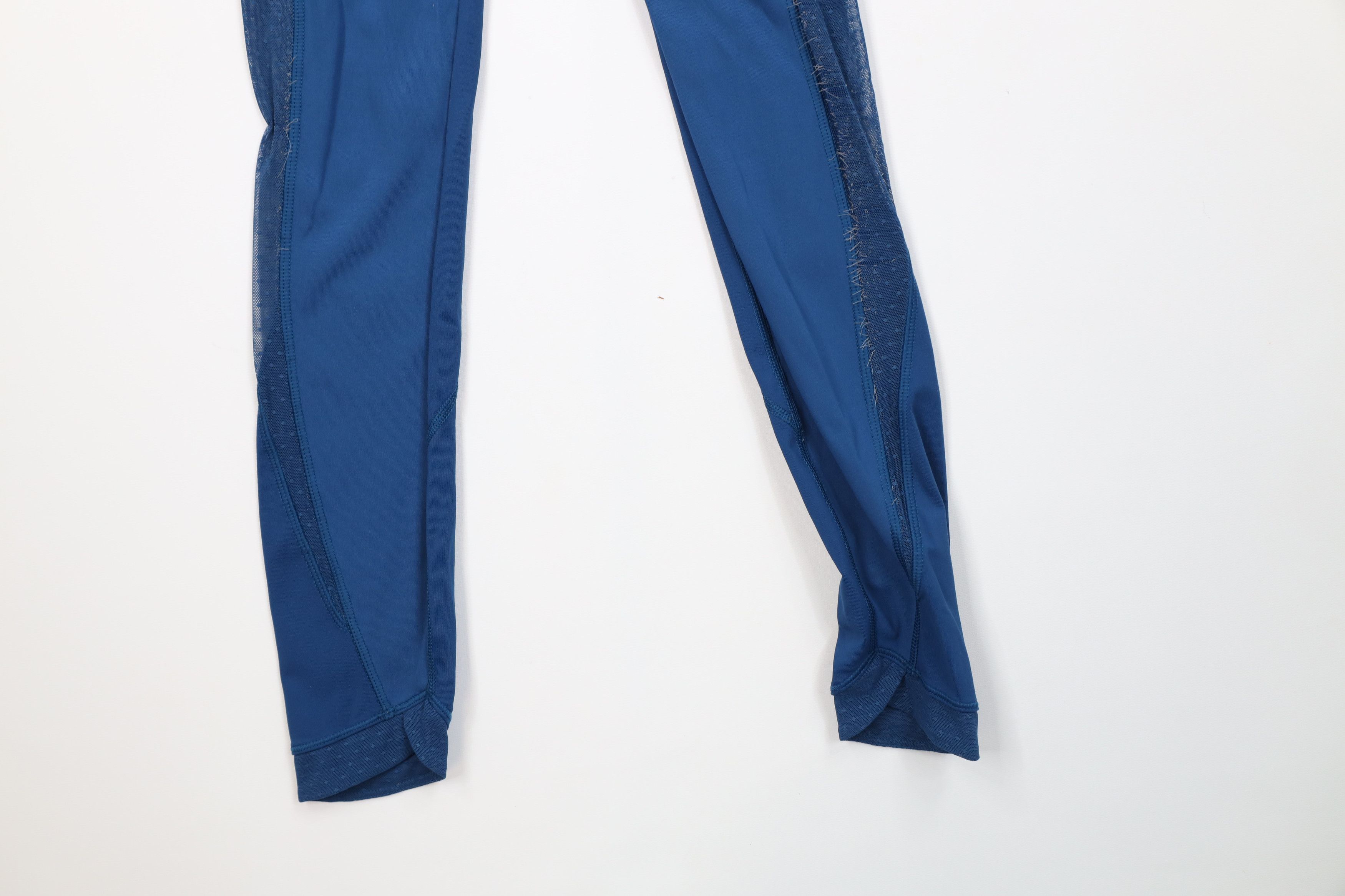 Lululemon Lululemon Training Polka Dot Cropped Yoga Pants Leggings Size 26" / US 2 / IT 38 - 11 Thumbnail
