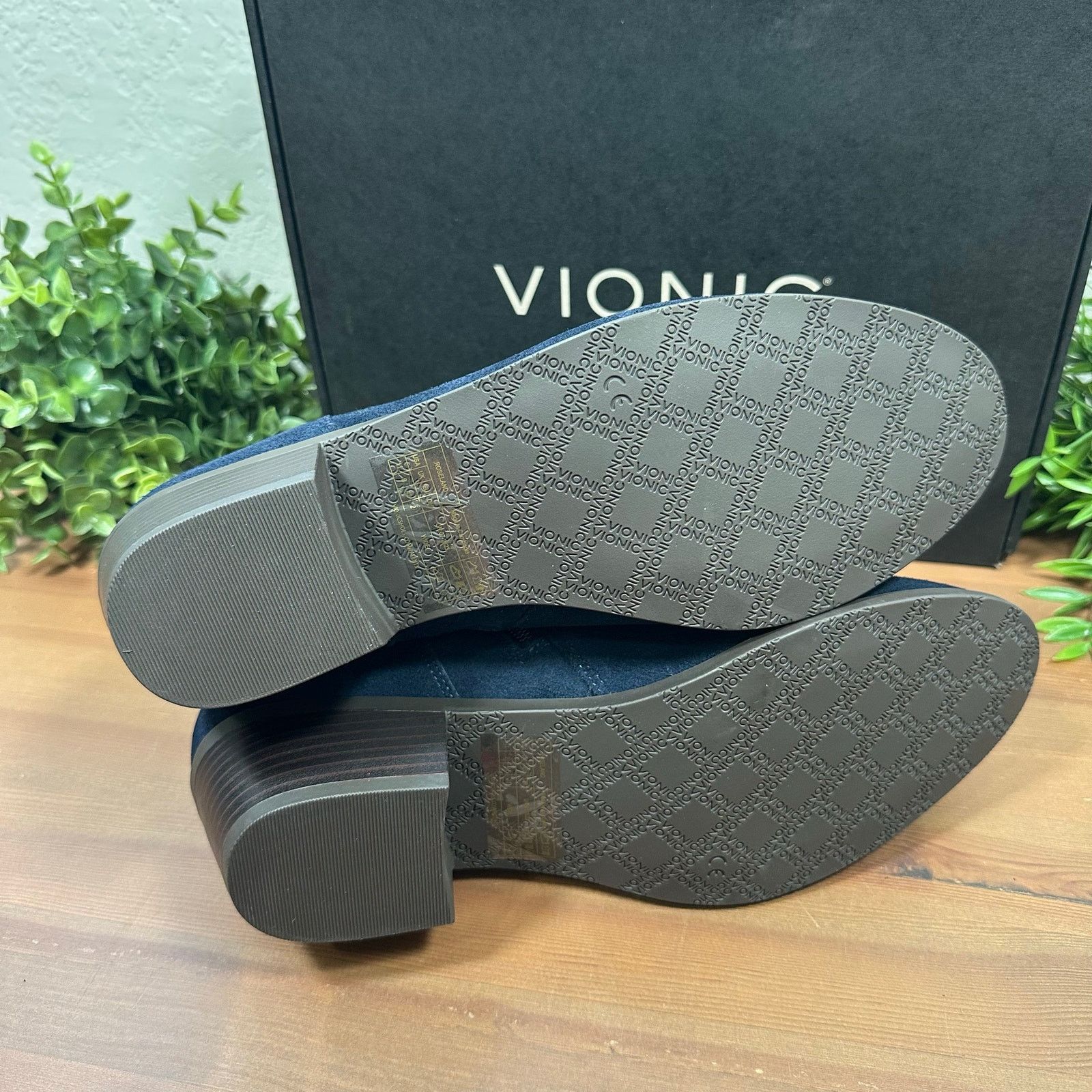 Vionic Vionic Roseland Wide Water-Repellent Suede Ankle Boots Size US 11 / IT 41 - 8 Thumbnail