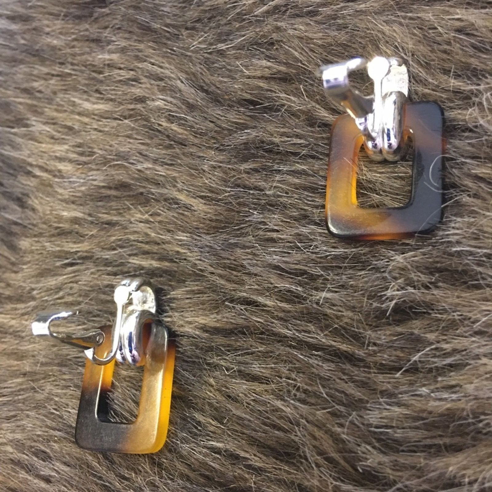 Vintage Vintage faux tortoise silver tone clip on earrings Size ONE SIZE - 3 Thumbnail