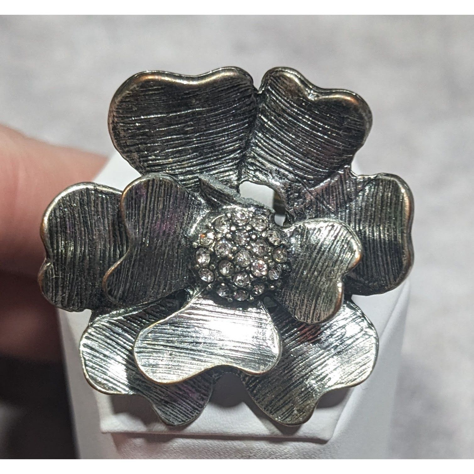 Other Metallic Floral Rhinestone Silver Tone Stretch Ring Size 5 Size ONE SIZE - 7 Thumbnail