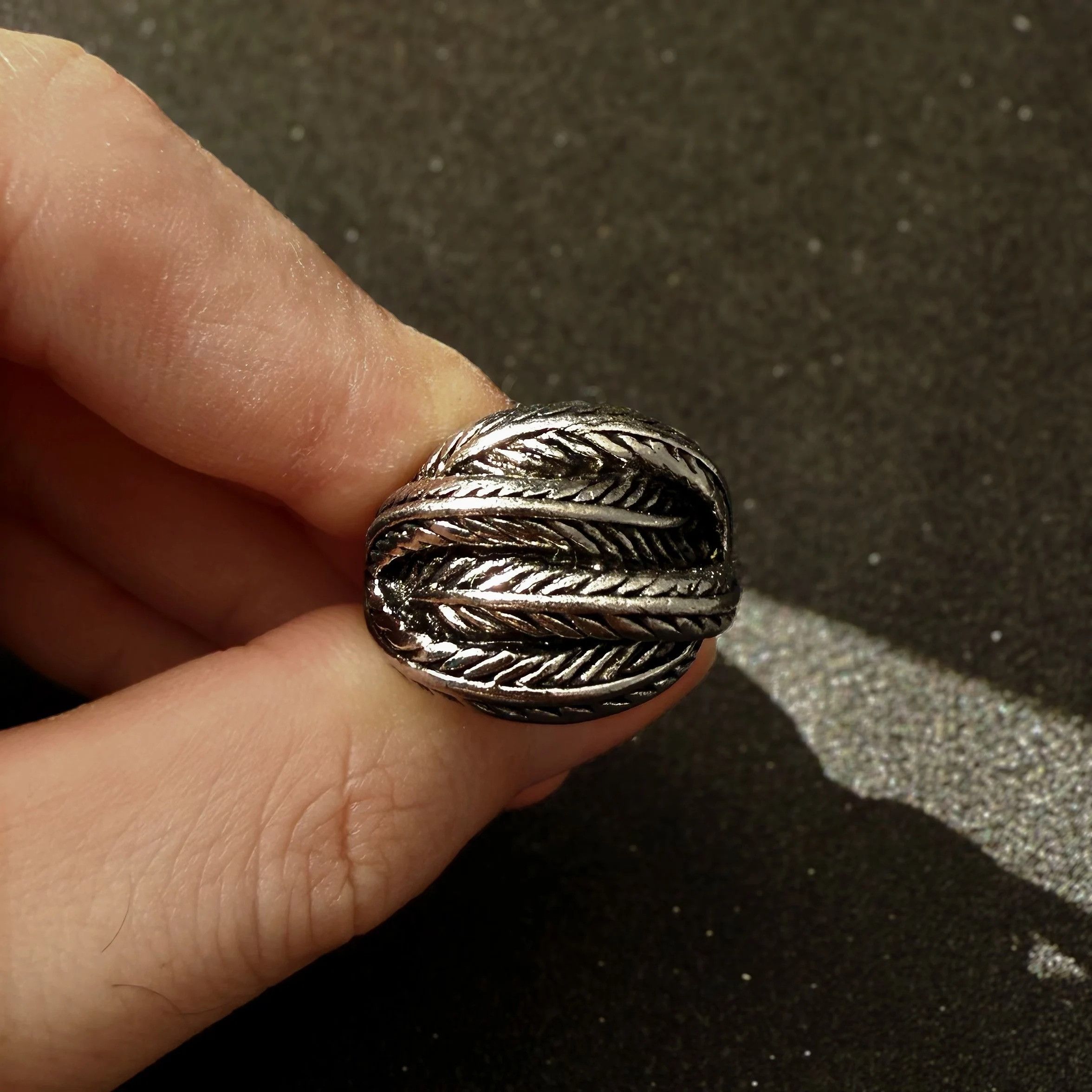 Vintage Retro Overlapping Feather Ring Size ONE SIZE - 5 Thumbnail