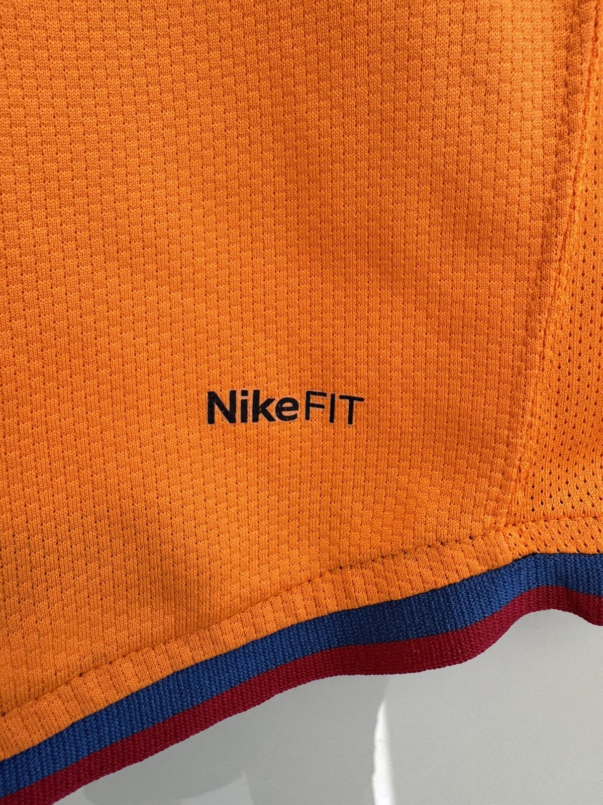 Nike Vintage Barcelona 2006-2007 Away Soccer Jersey Football Kit Size US S / EU 44-46 / 1 - 13 Thumbnail