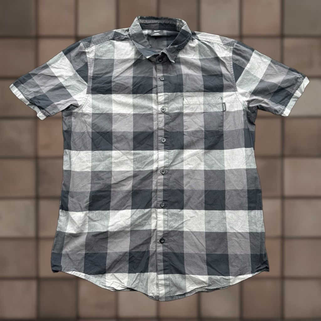 Oakley Oakley Shirt Men L Gray Plaid Cotton Regular Fit Short Sleeve Button Up Size US L / EU 52-54 / 3 - 1 Thumbnail
