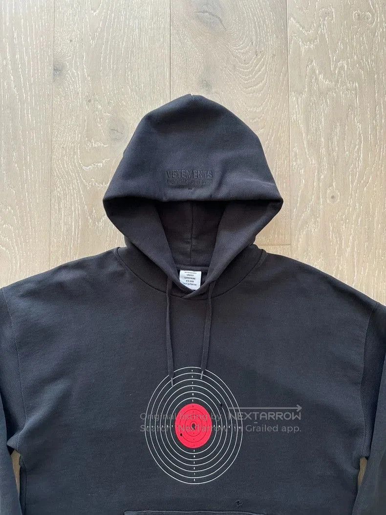 Vetements vetements black hoodie with target design. Size US S / EU 44-46 / 1 - 2 Thumbnail