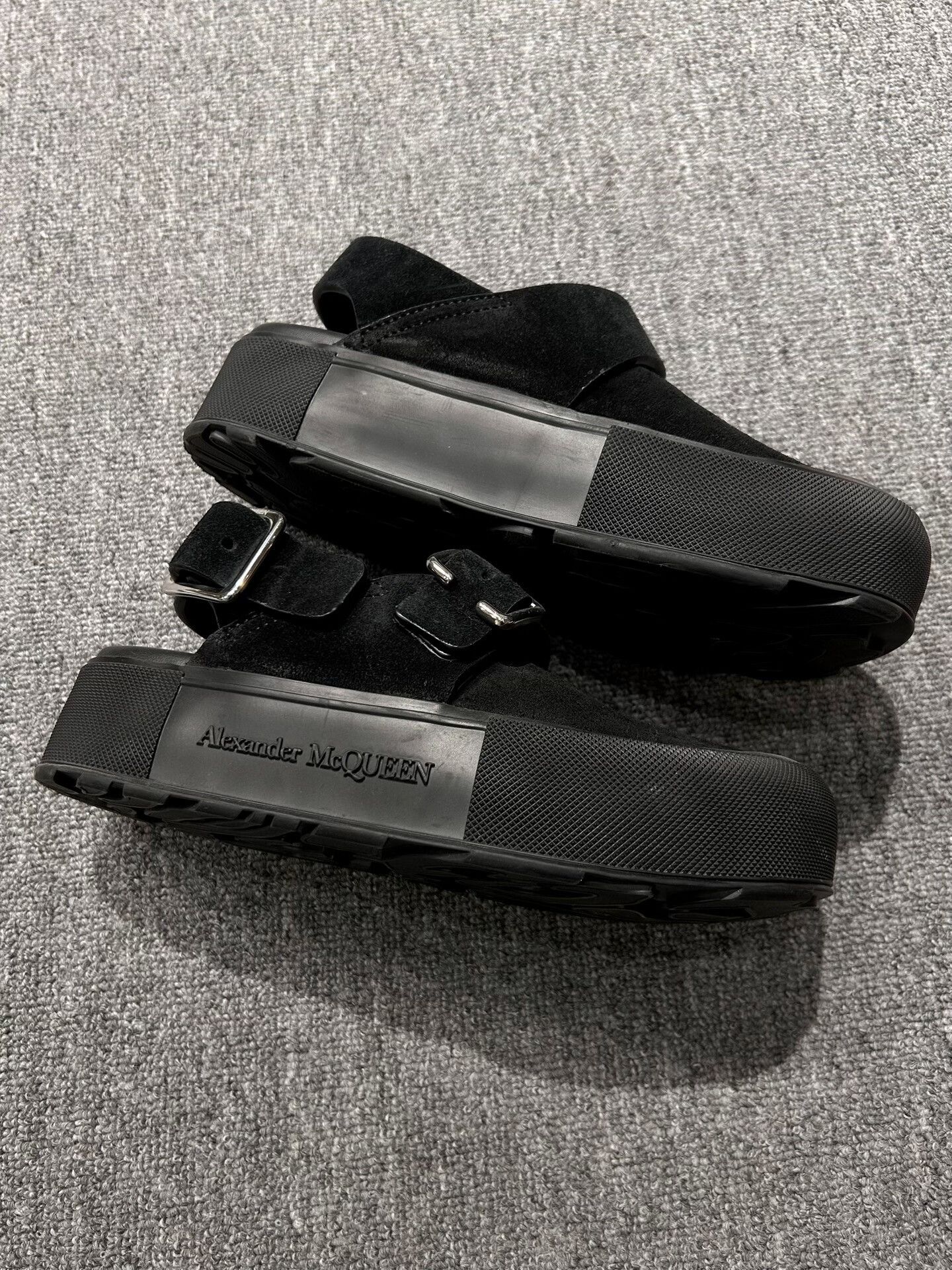 Alexander McQueen Alexander McQueen Men's Sandals Size US 7 / EU 40 - 1 Thumbnail