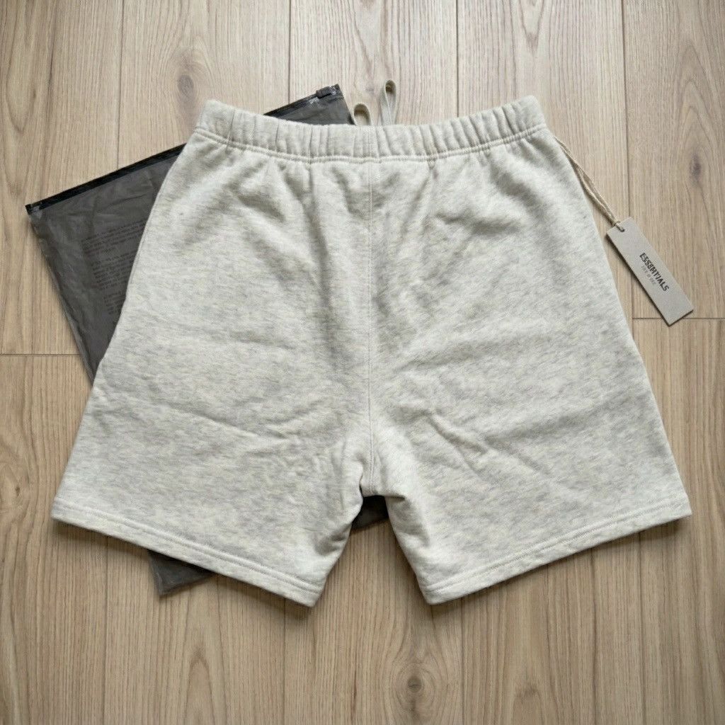 Essentials FEAR OF GOD ESSENTIAL OATMEAL DWEATSHORT Size US 28 / EU 44 - 2 Thumbnail