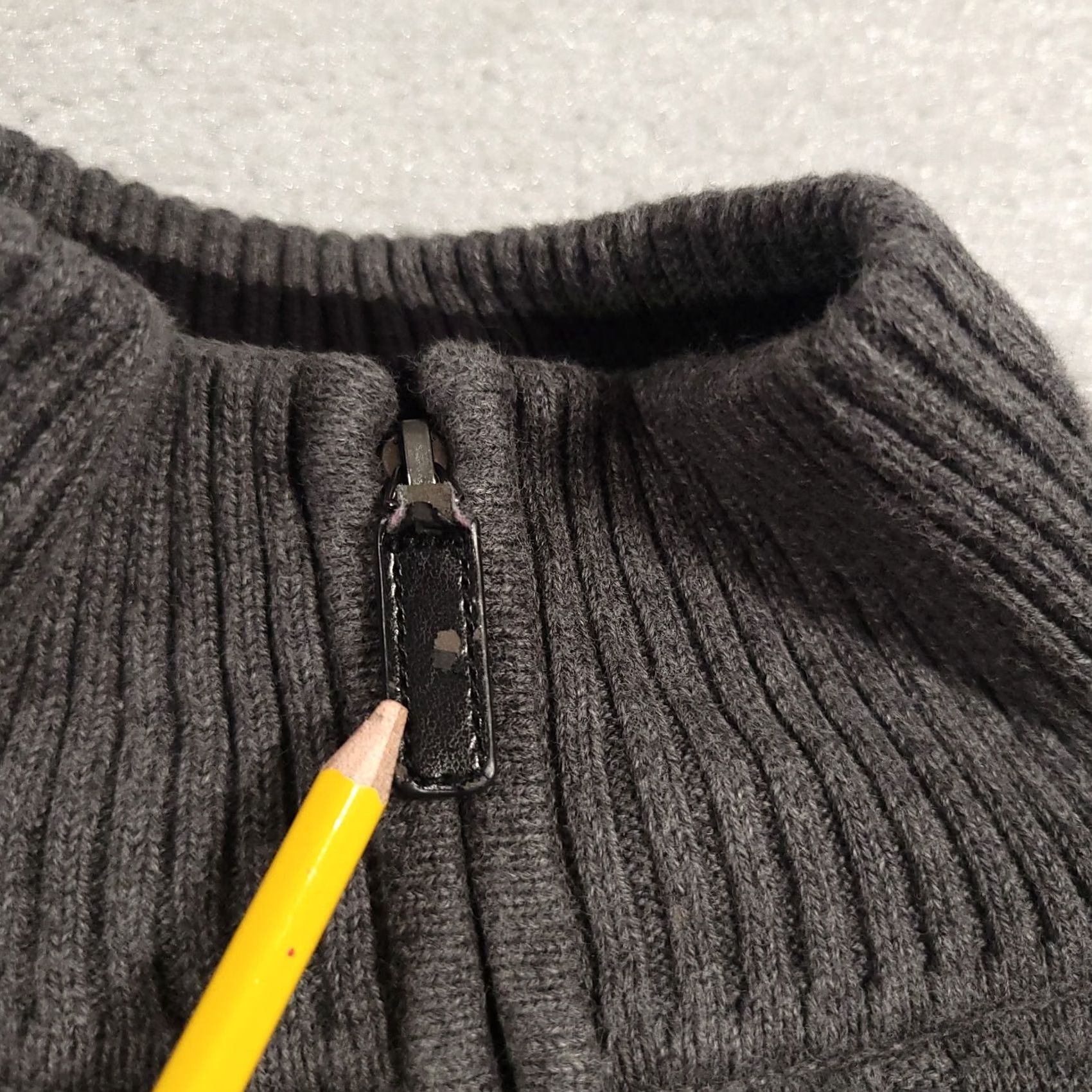 Liz Claiborne Claiborne Pullover Sweater 1/4 Zip Mens Large Gray Long Sleeve Mock Neck Diamond Pattern Knit Cotton Knitwear Shirt Size US L / EU 52-54 / 3 - 4 Thumbnail