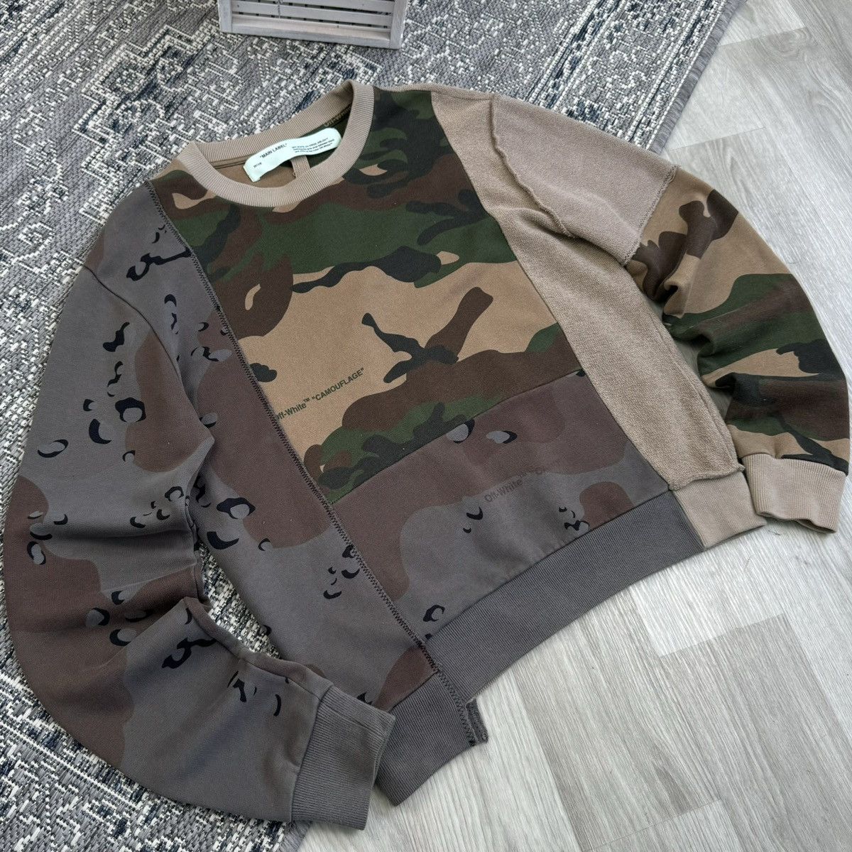Off-White OFF-WHITE c/o VIRGIL RECONSTRUCTED CAMO SWEATSHIRT Size US S / EU 44-46 / 1 - 4 Thumbnail