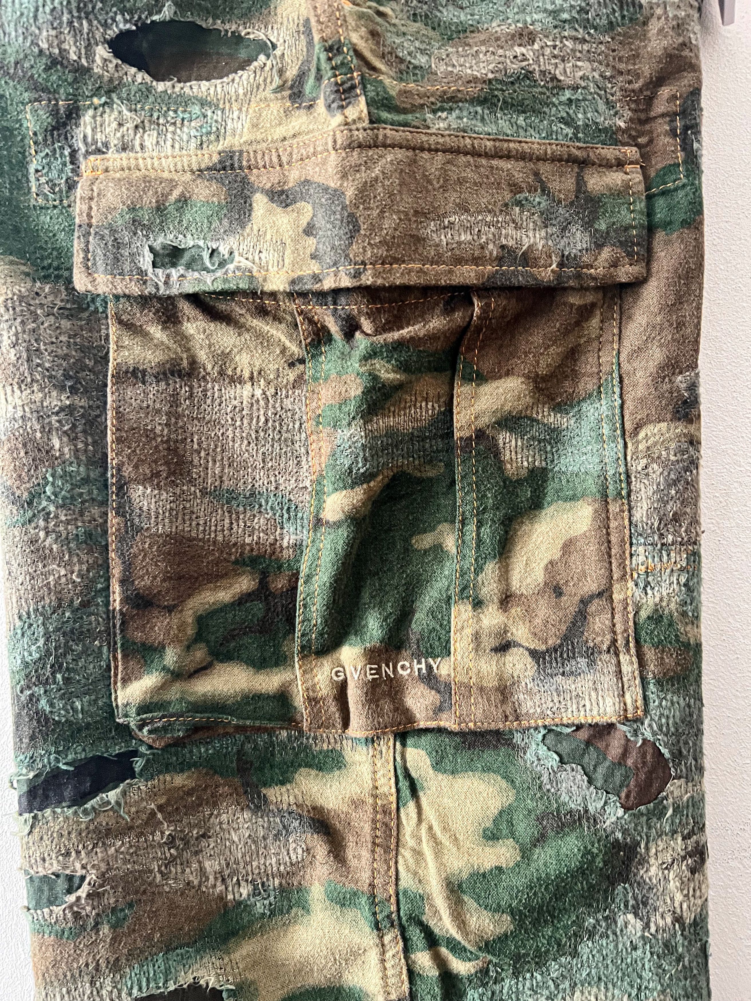 Givenchy Runway FW'23 Khaki Distressed Cargo Pants Size US 32 / EU 48 - 13 Thumbnail