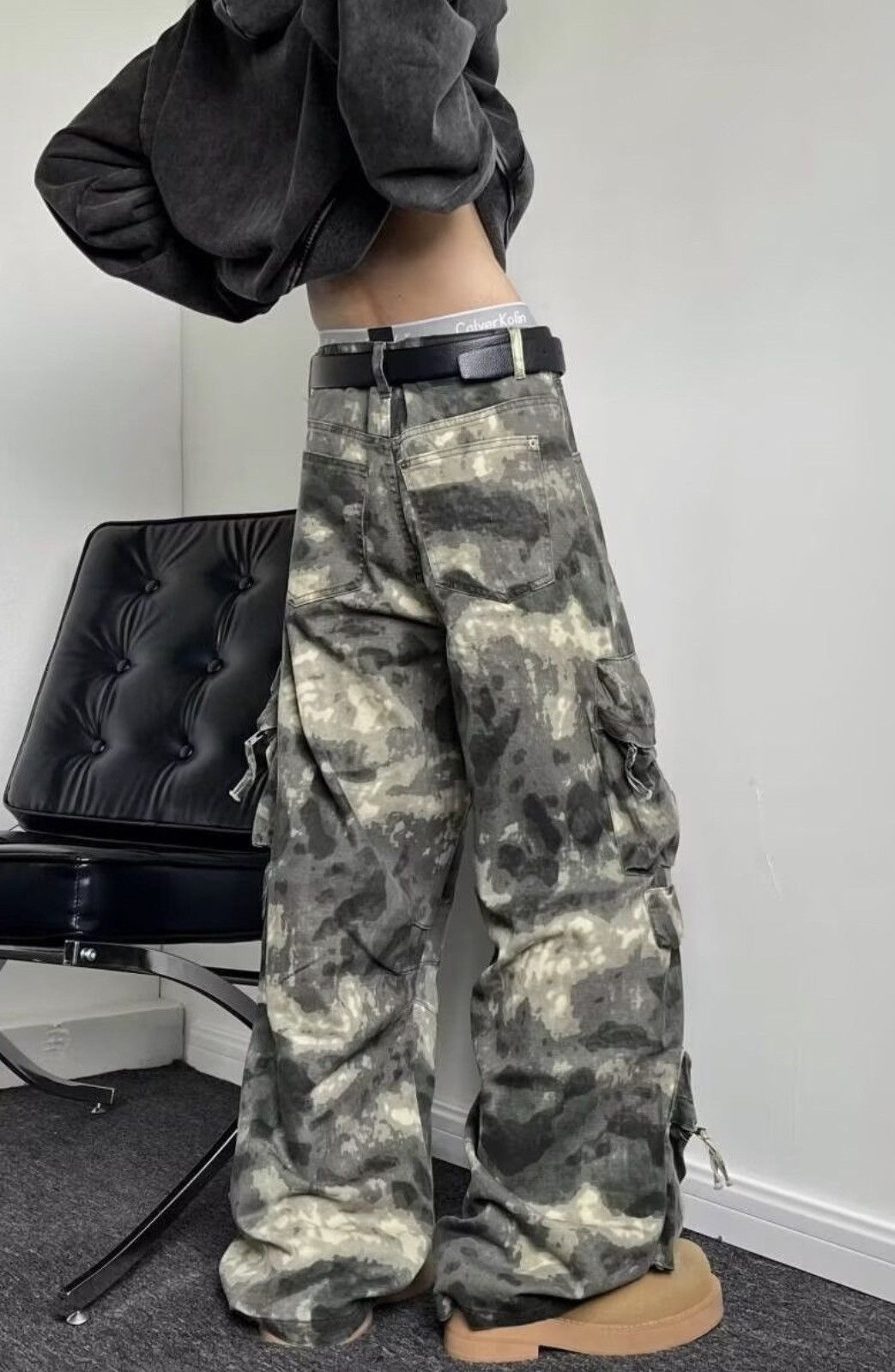 Japanese Brand Camo Multi Pocket Baggy Wide Leg Pants Size US 31 - 3 Thumbnail